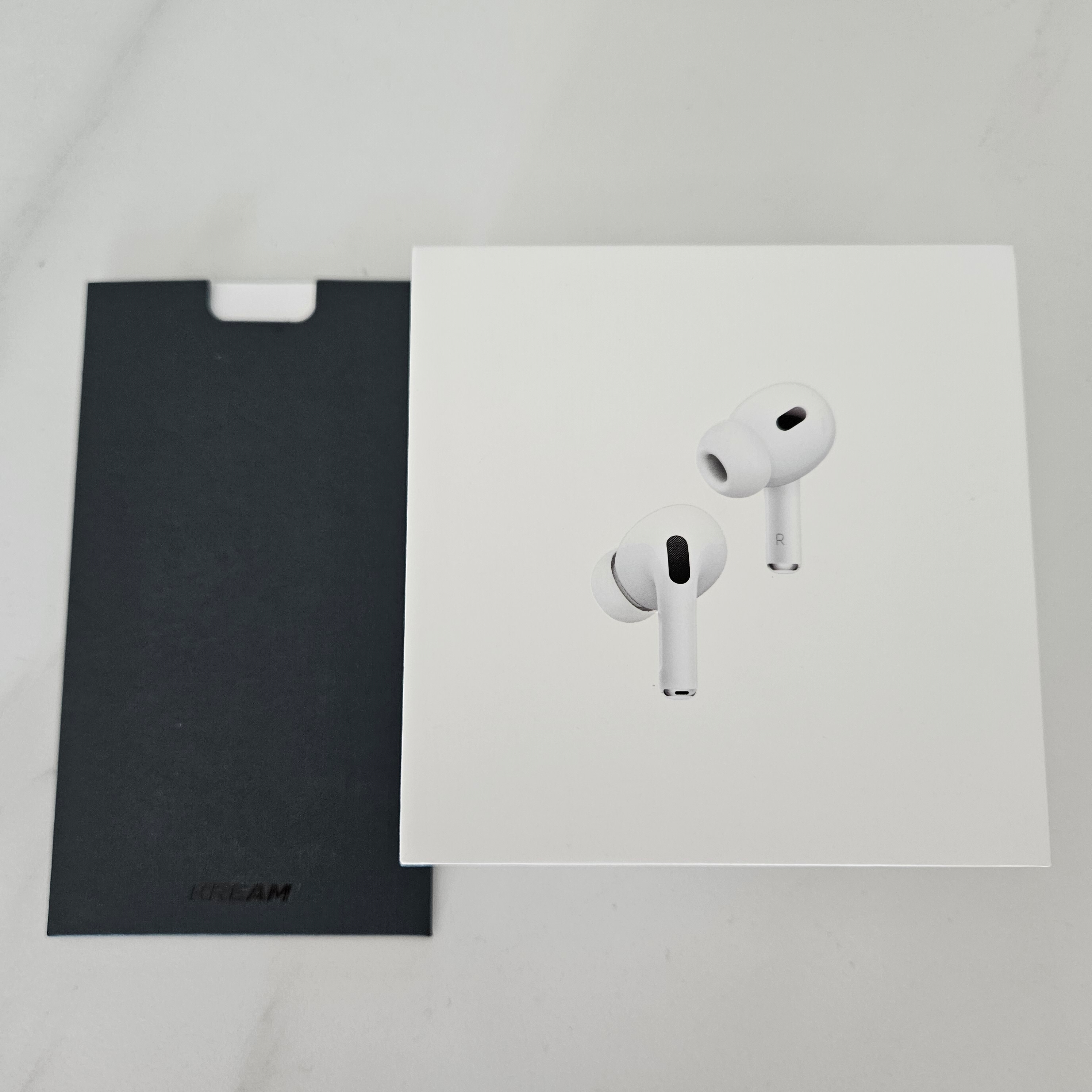 Apple AirPods Pro 2nd Gen (Korean Ver.) 착용 스타일