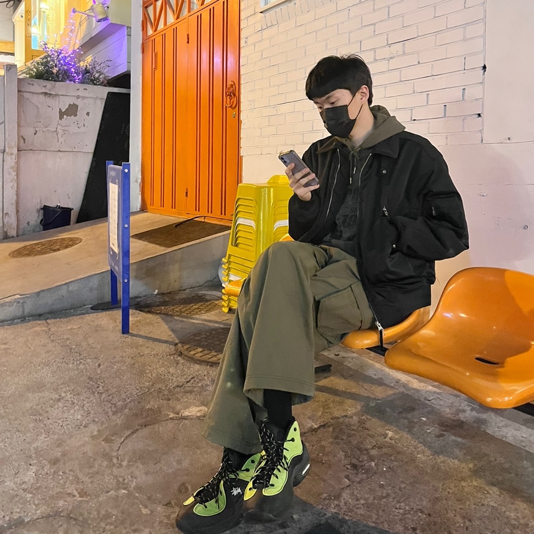 Nike x Stussy Air Penny II Vivid Green and Black 착용 스타일 - 2