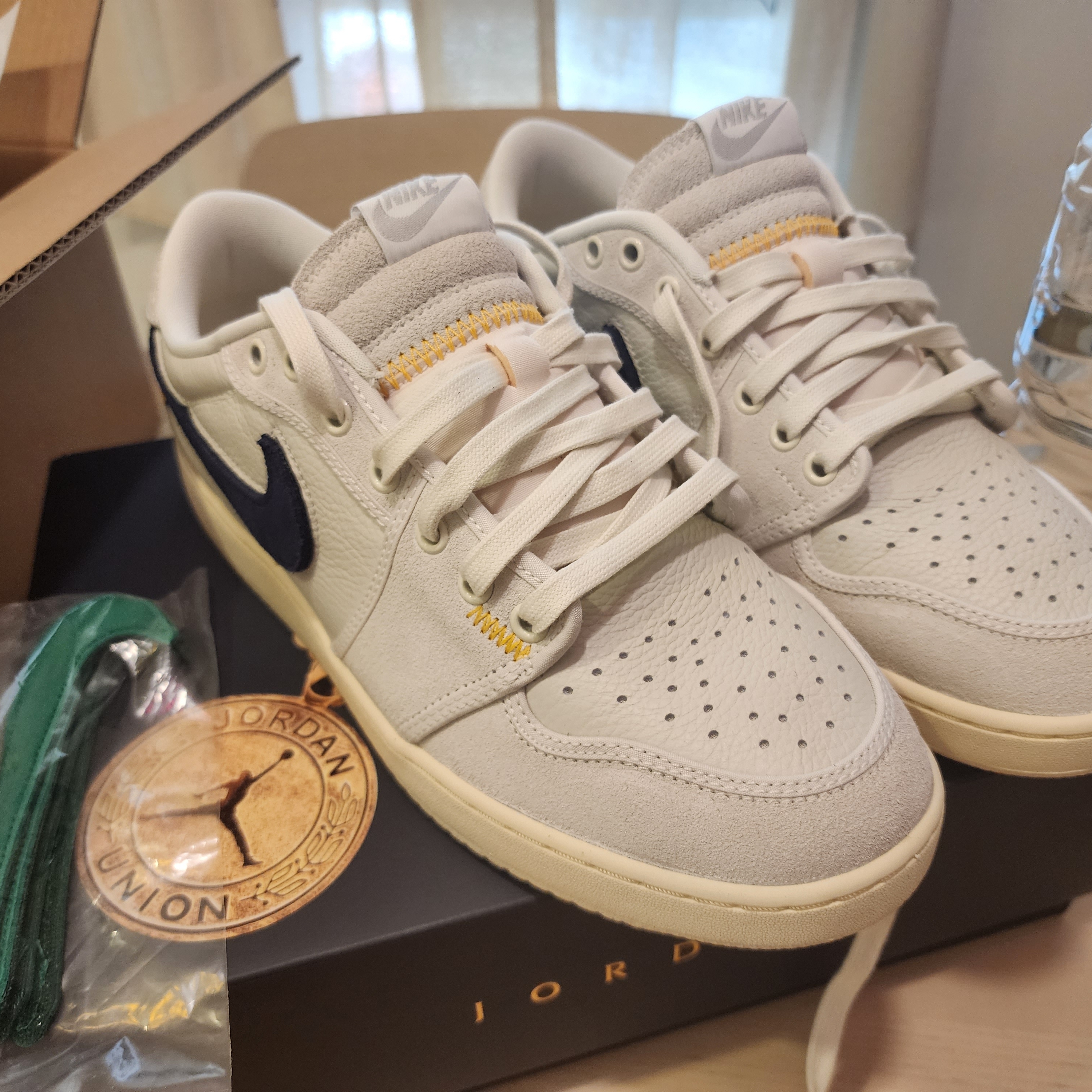 Jordan 1 x Union KO Low Sail Neutral Grey 착용 스타일 - 1