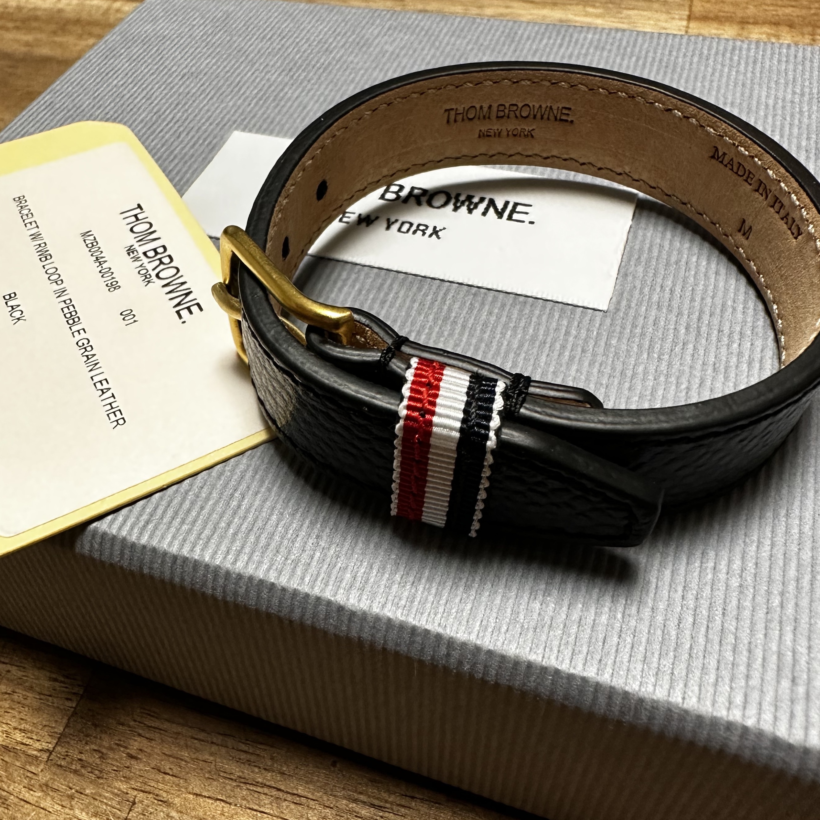 Thom Browne Pebble Grain Leather Stripe Keeper Bracelet Black 착용 스타일