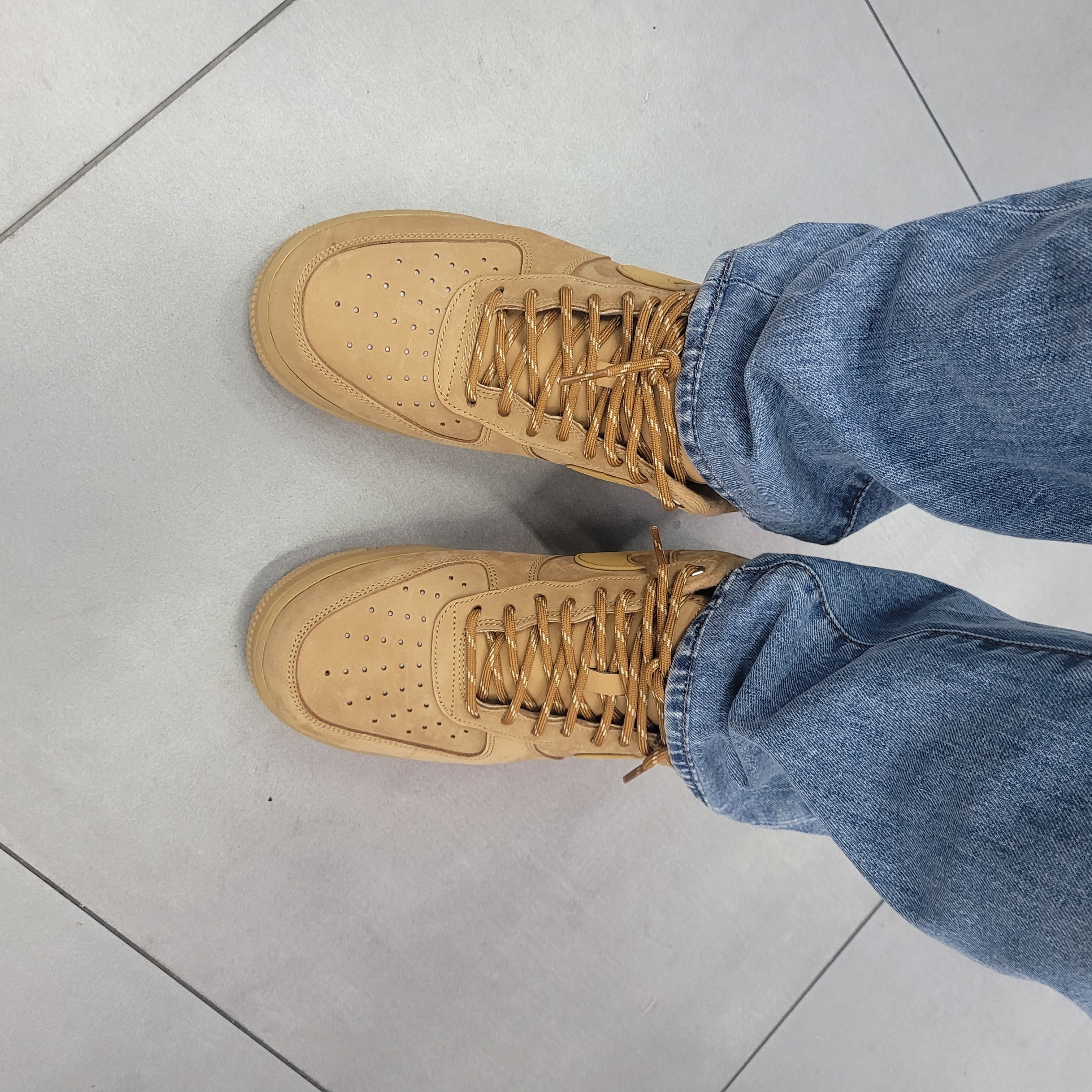 Nike Air Force 1 '07 WB Flax 착용 스타일