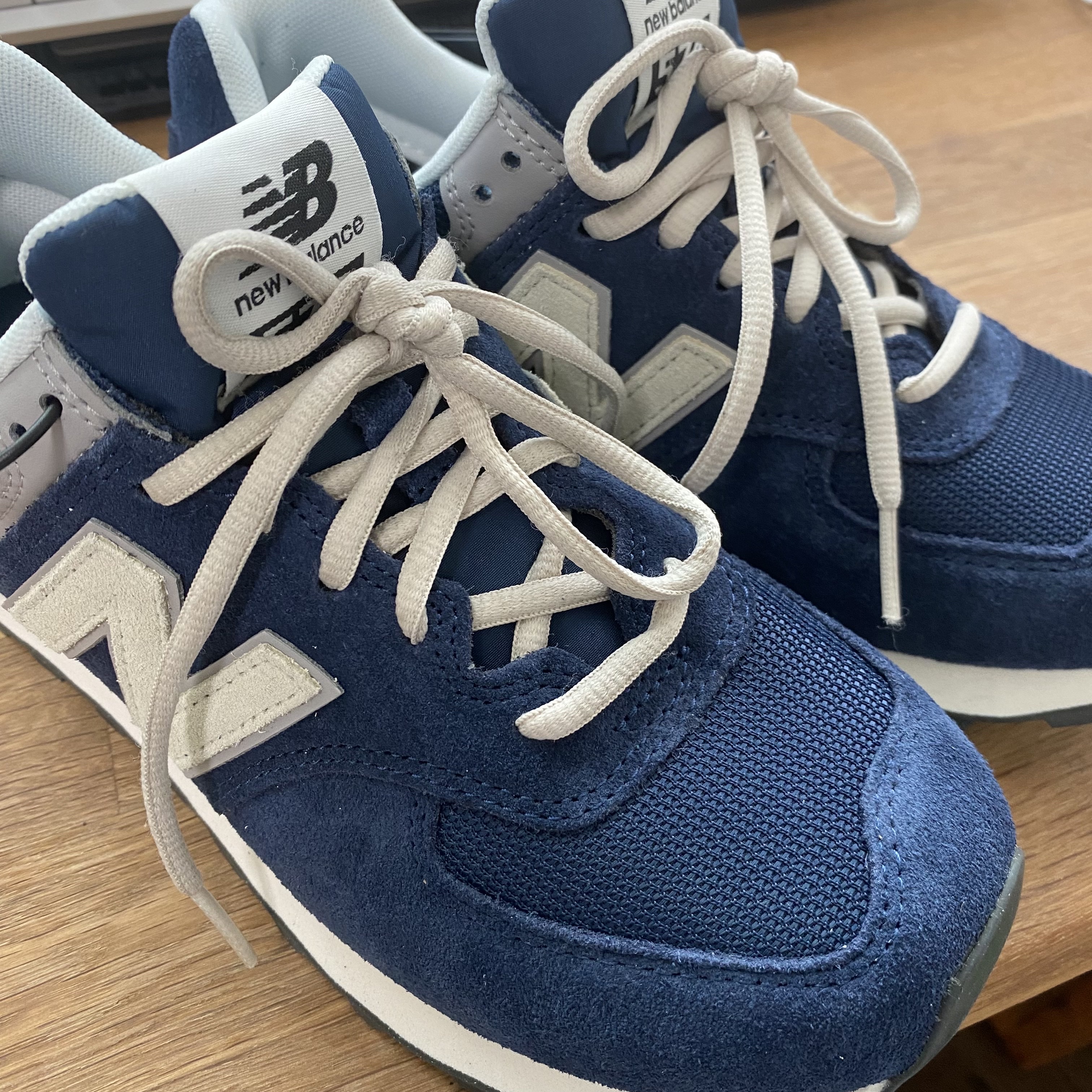 New Balance 574 Classics Reimagined Navy 착용 스타일