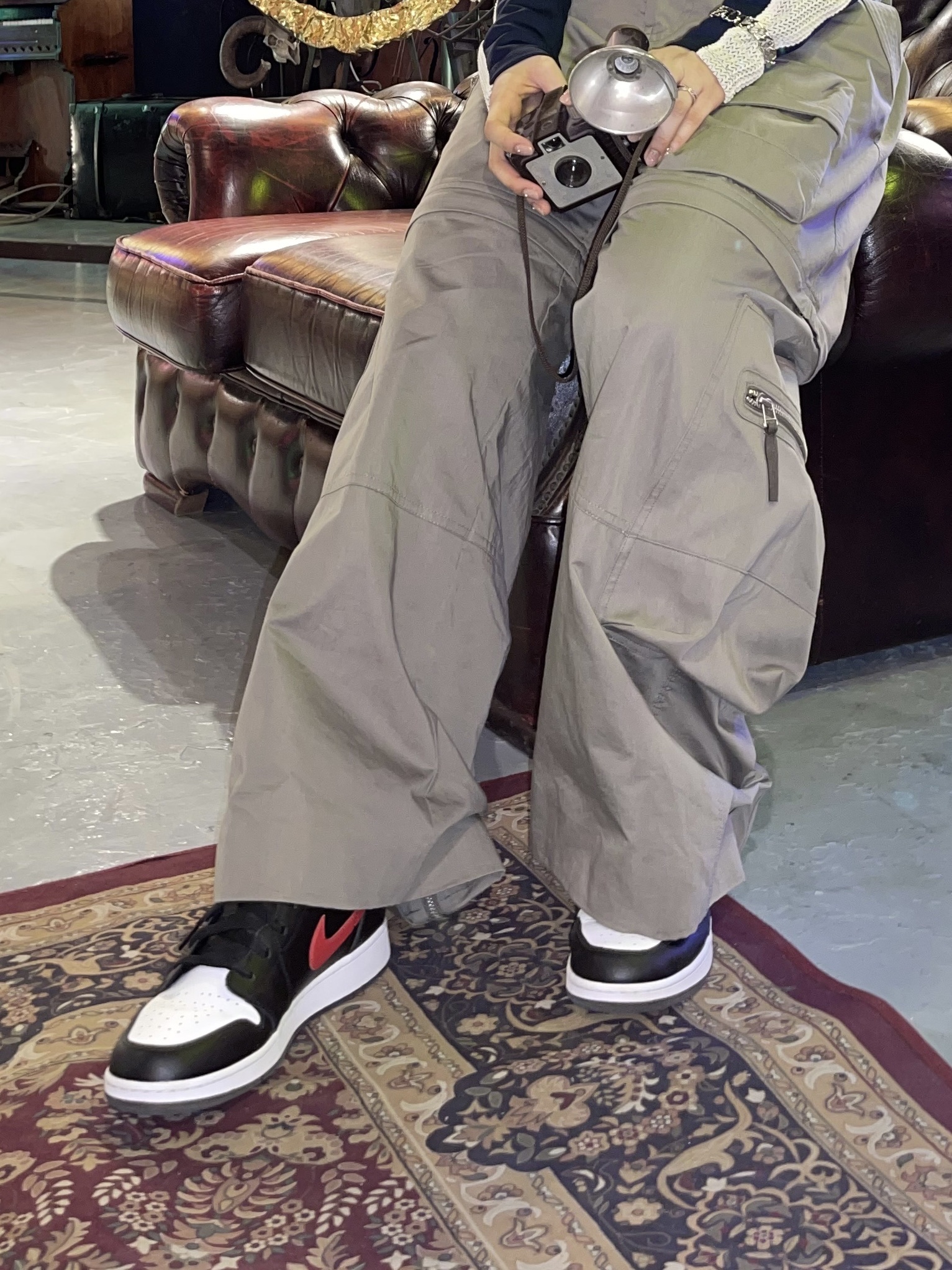 Jordan 1 Low Black Fire Red 착용 스타일 - 3