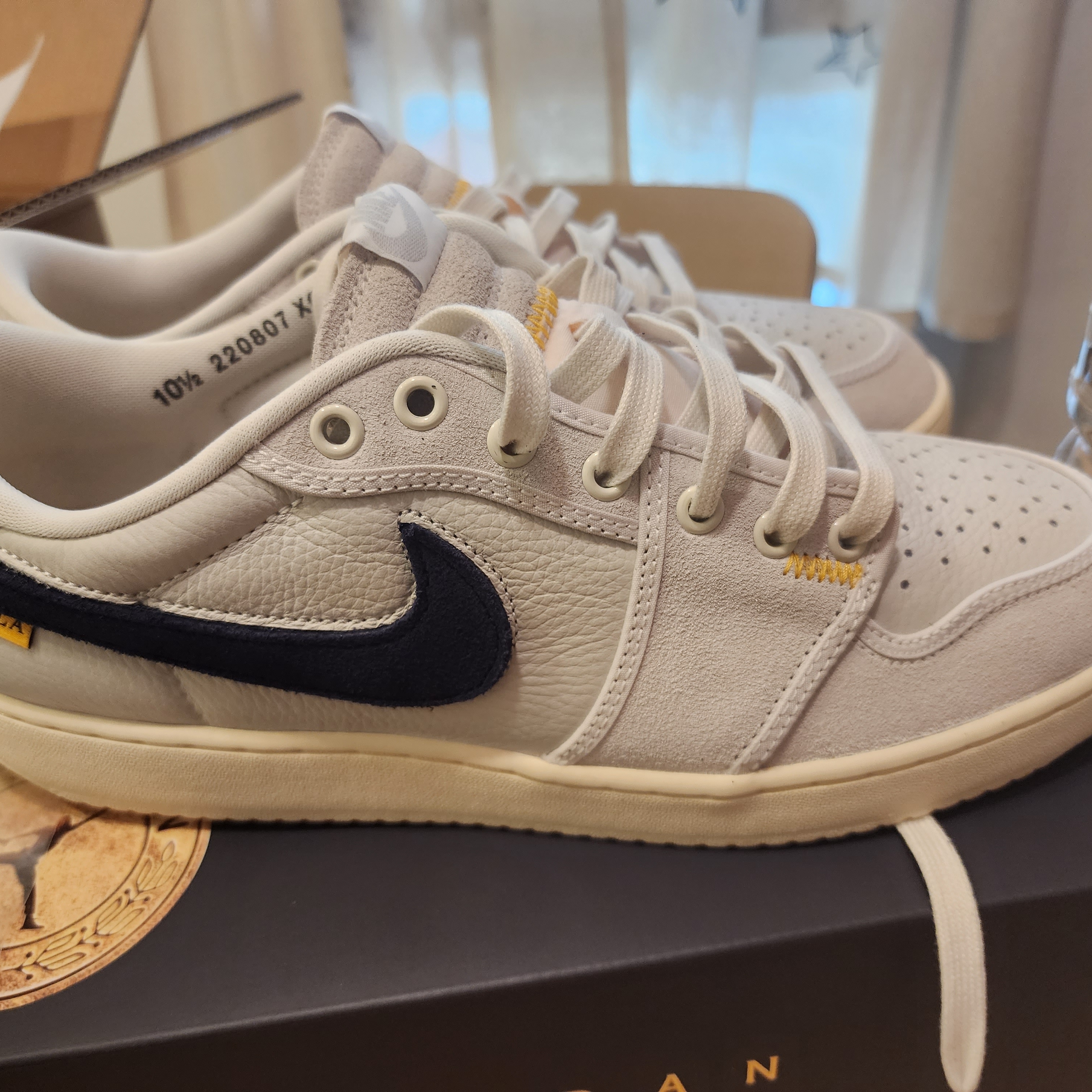 Jordan 1 x Union KO Low Sail Neutral Grey 착용 스타일 - 2