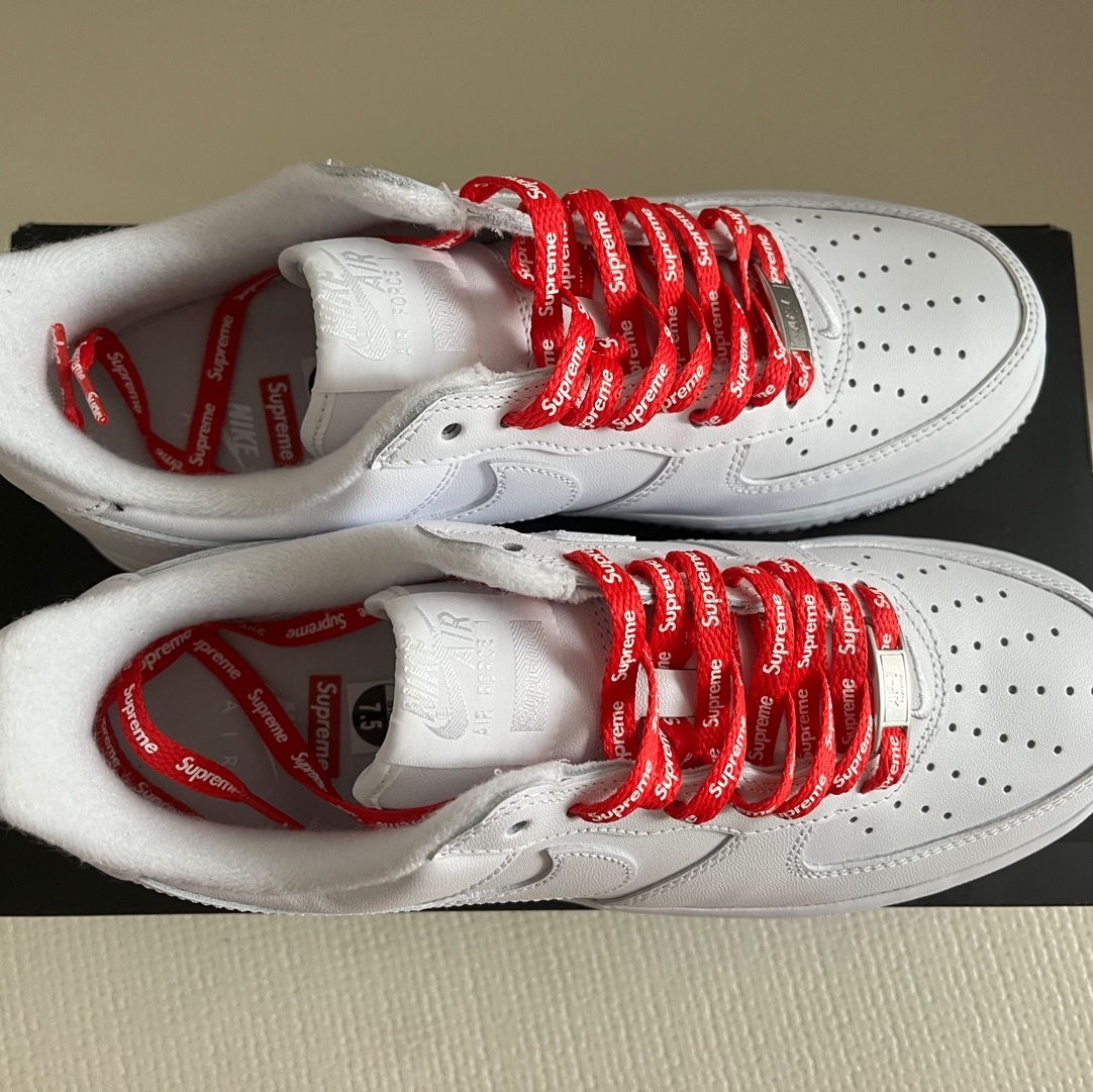 Nike x Supreme Air Force 1 Low White 착용 스타일 - 3