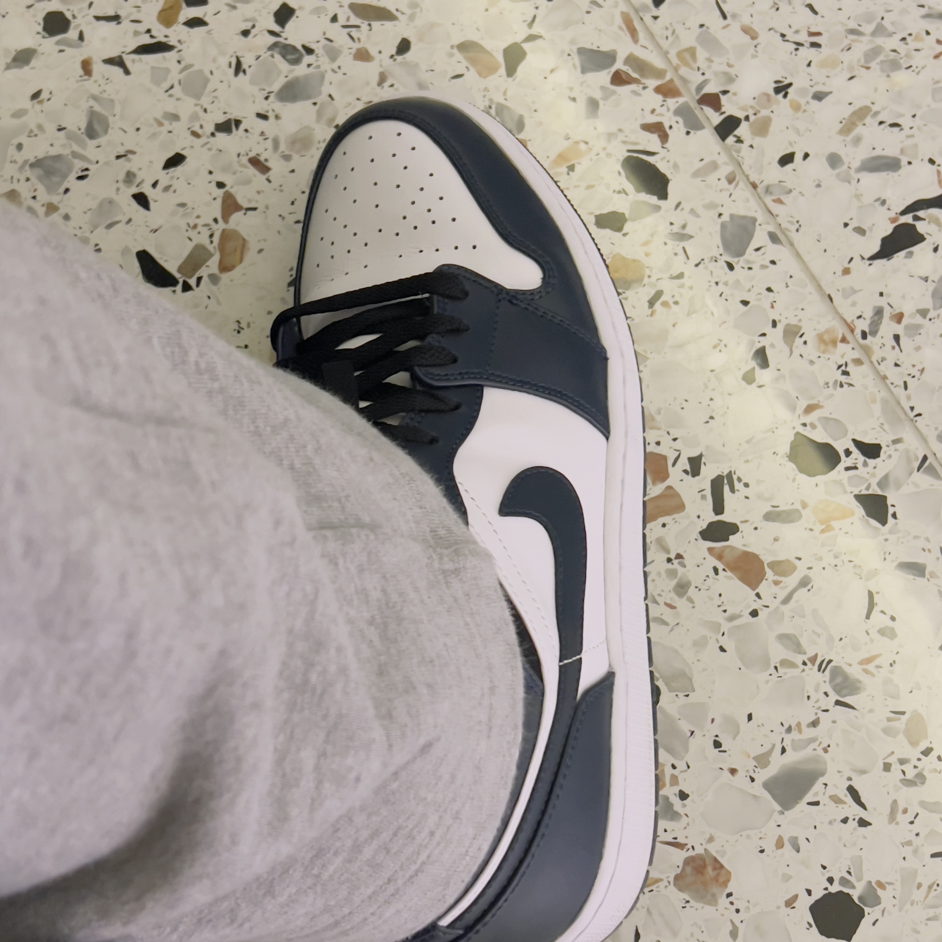 Jordan 1 Mid Dark Teal 착용 스타일