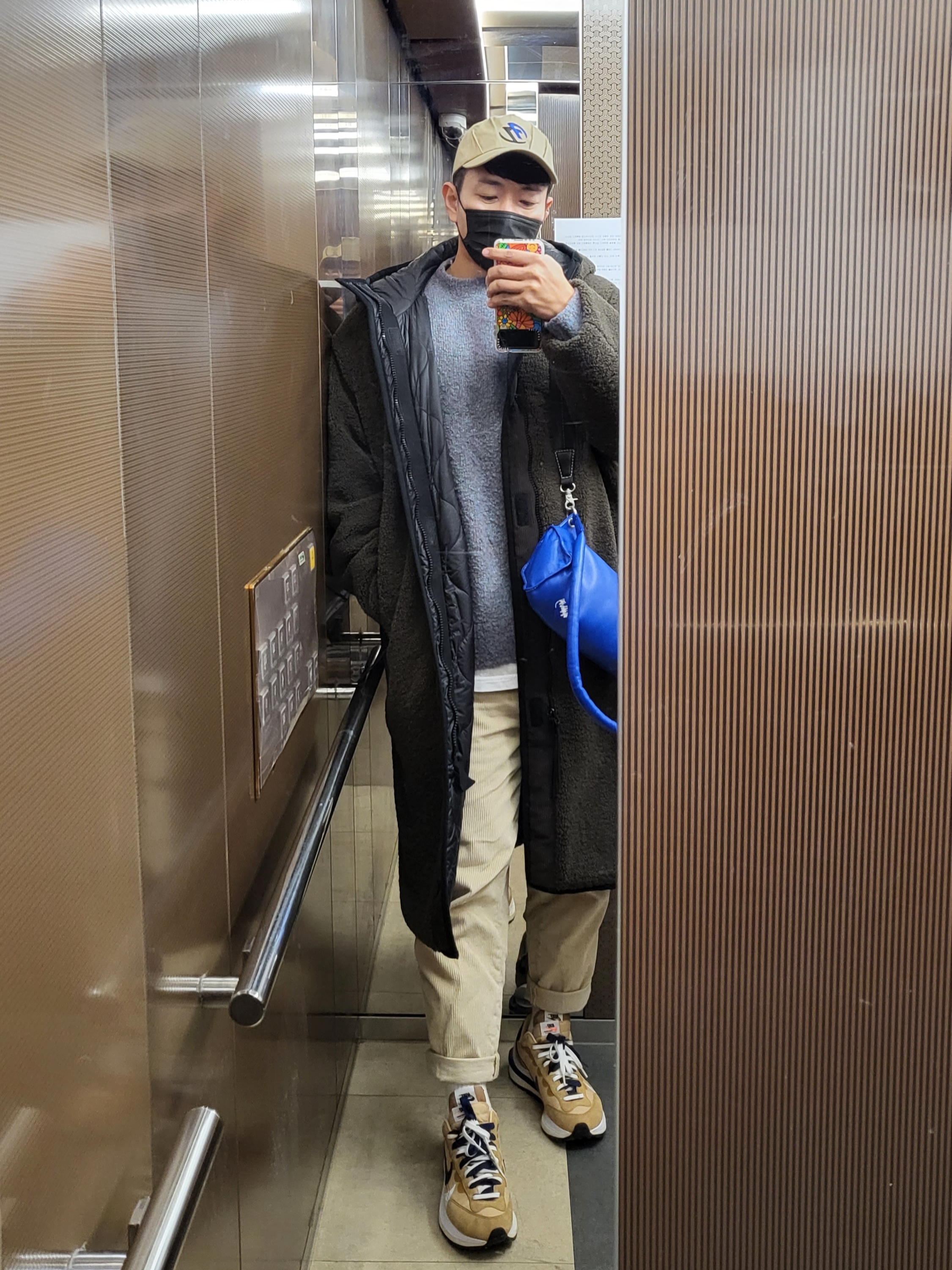 Nike x Sacai VaporWaffle Sesame and Blue Void, Ader Error x Zara Pleated Cap Beige 착용 스타일