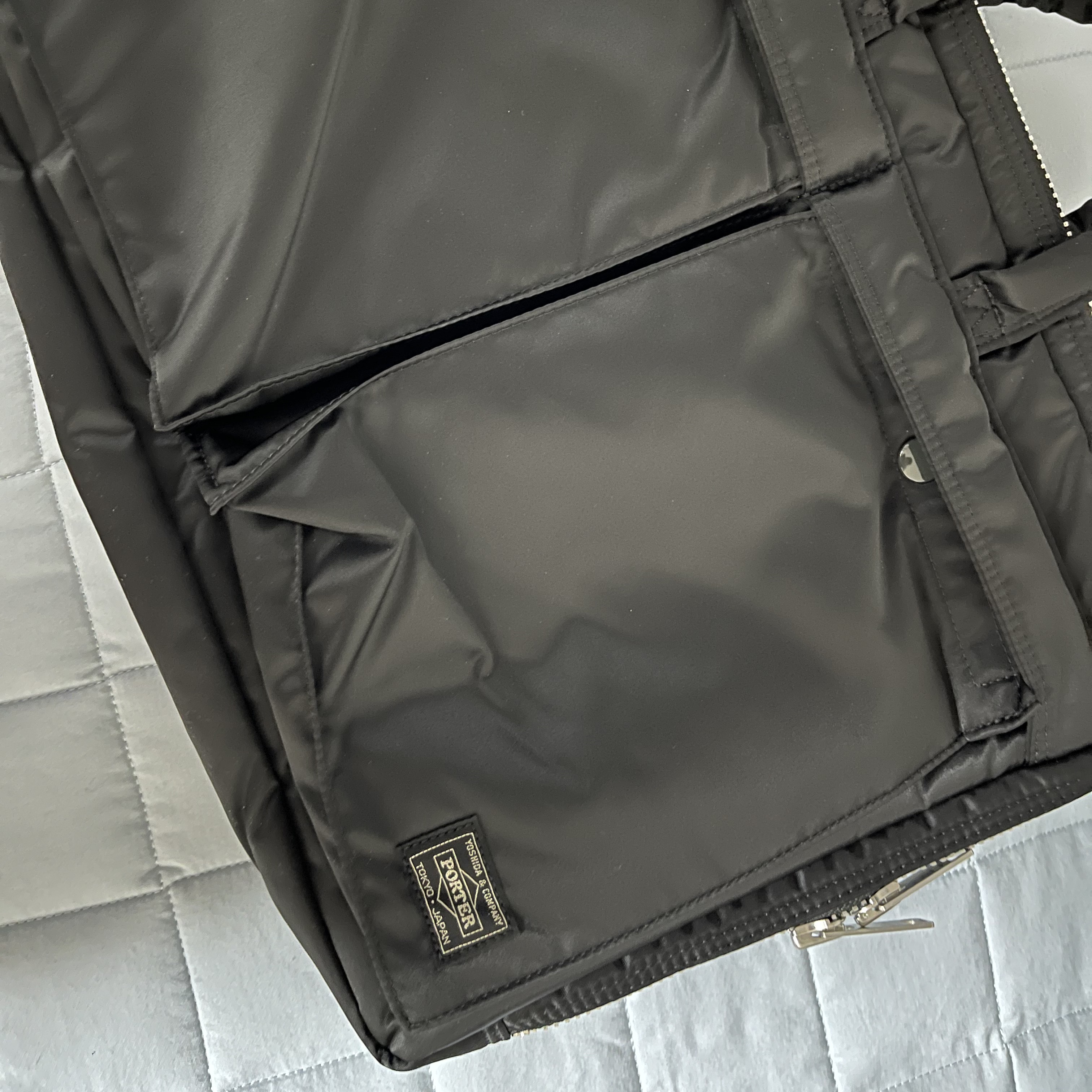 Porter Tanker 2Way Briefcase Black 착용 스타일