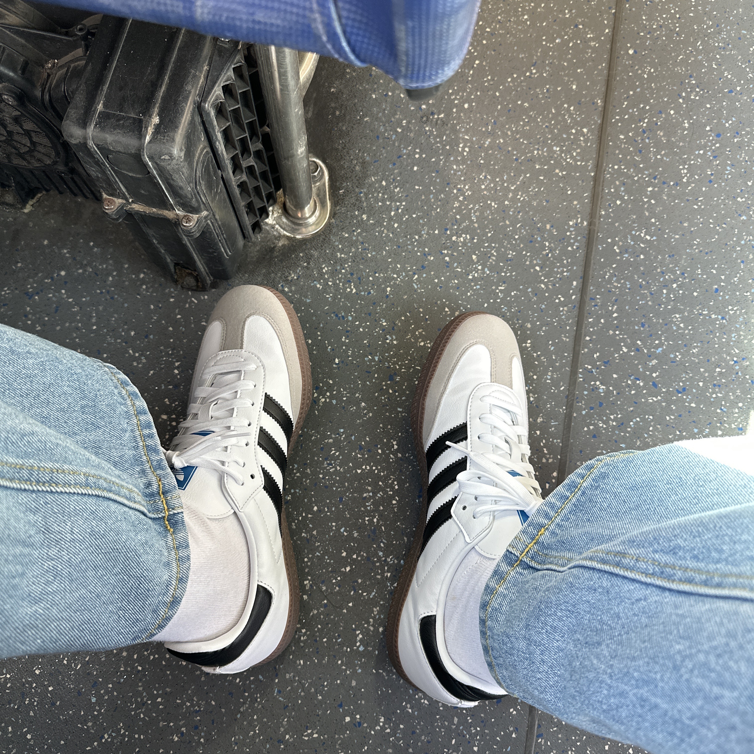 Adidas Samba Vegan White Black 착용 스타일