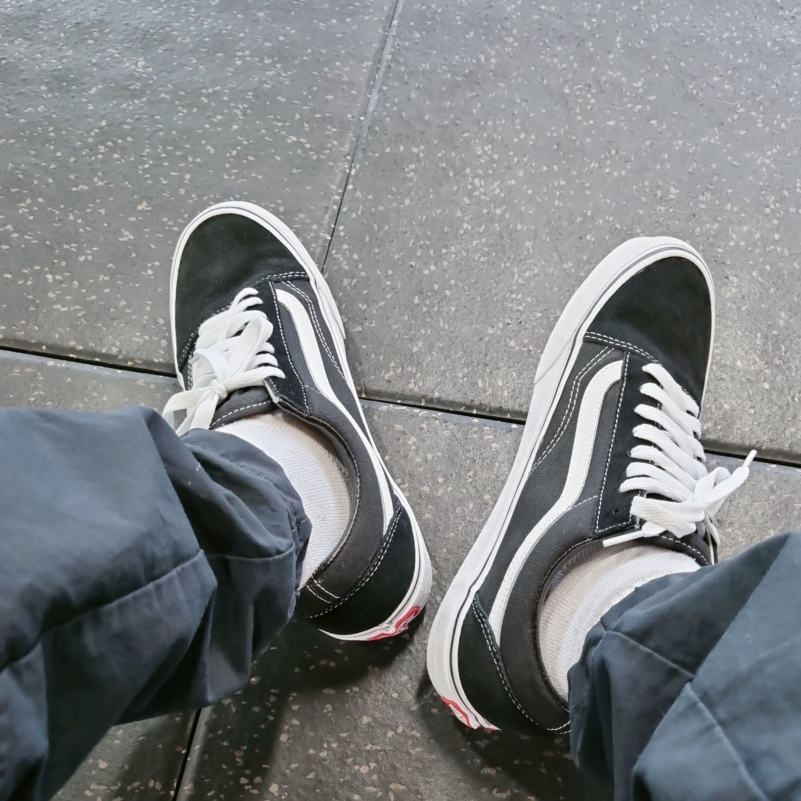 Vans Vault OG Old Skool LX Black 착용 스타일 - 2