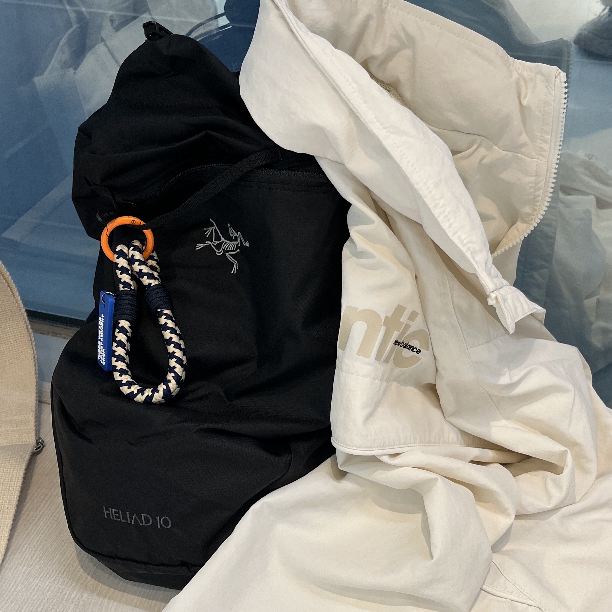 Arc'teryx Heliad 10 Backpack Black 착용 스타일