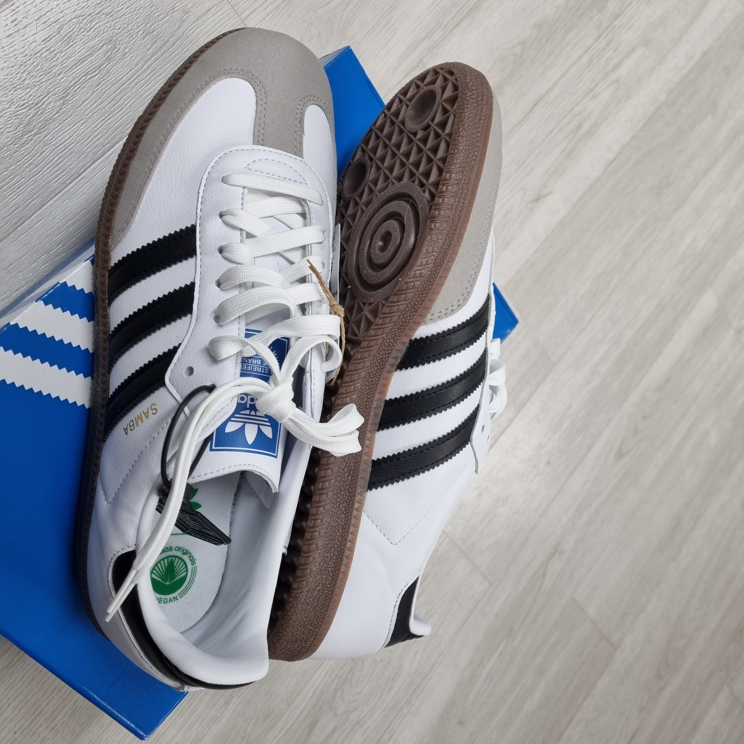 Adidas Samba Vegan White Black 착용 스타일