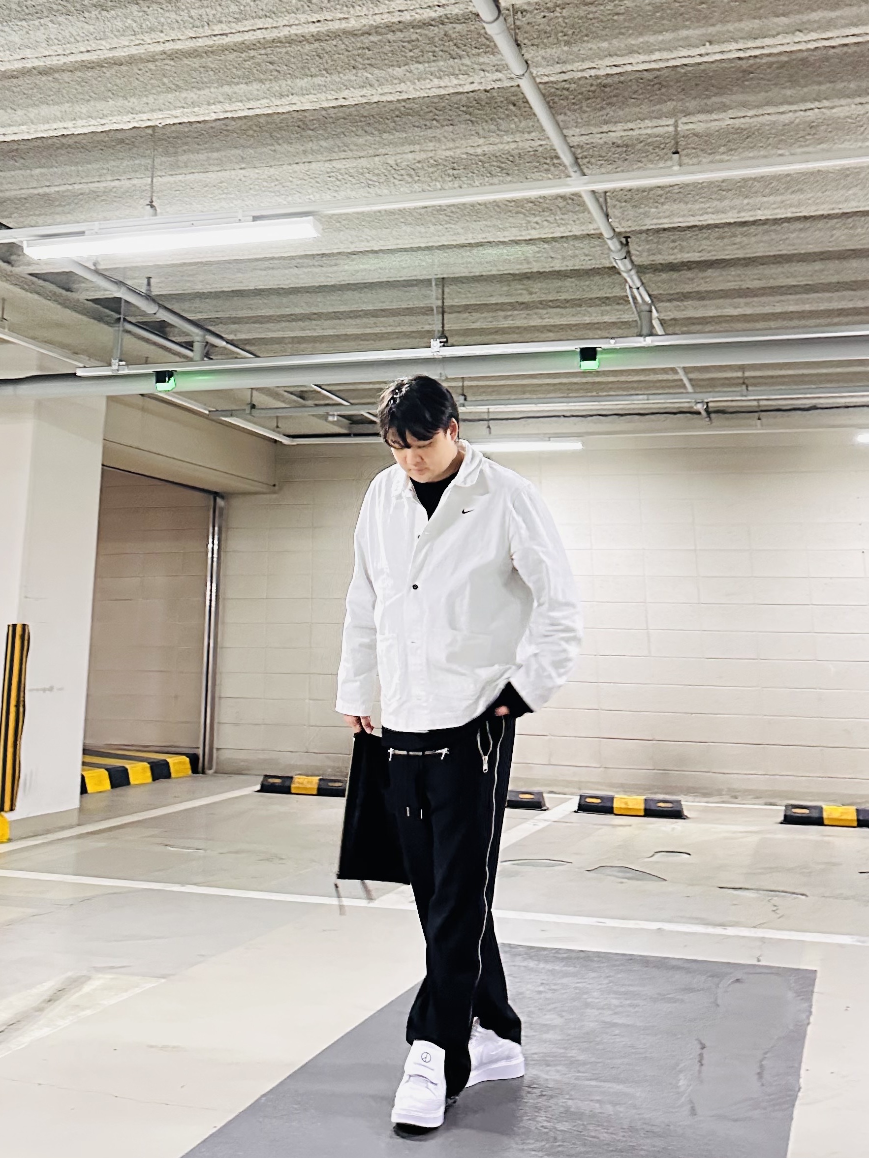 Nike x Peaceminusone Kwondo1 White, Stussy Basic Stussy LS T-Shirt Black 2022 착용 스타일 - 1