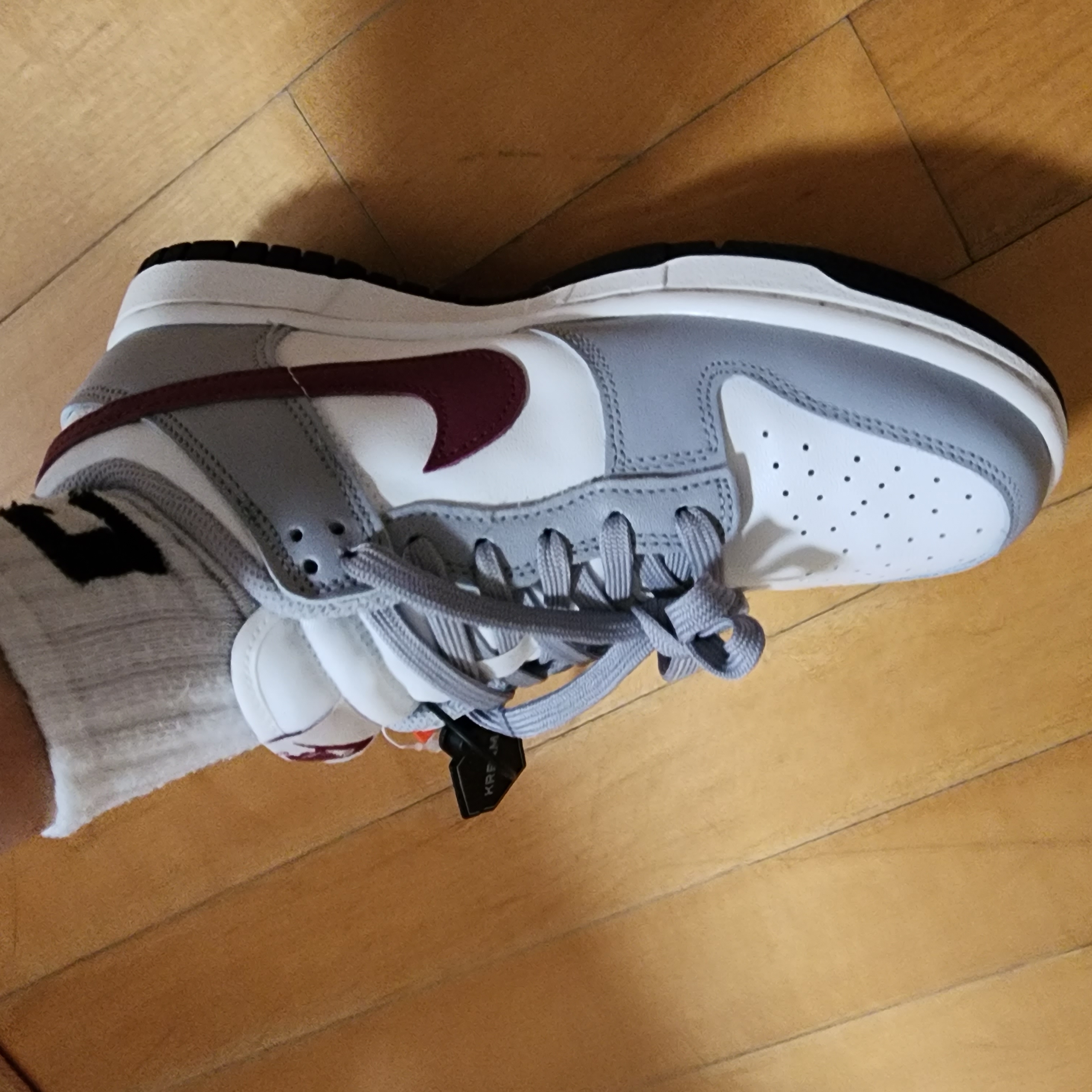(W) Nike Dunk Low Wolf Grey Rosewood 착용 스타일 - 3