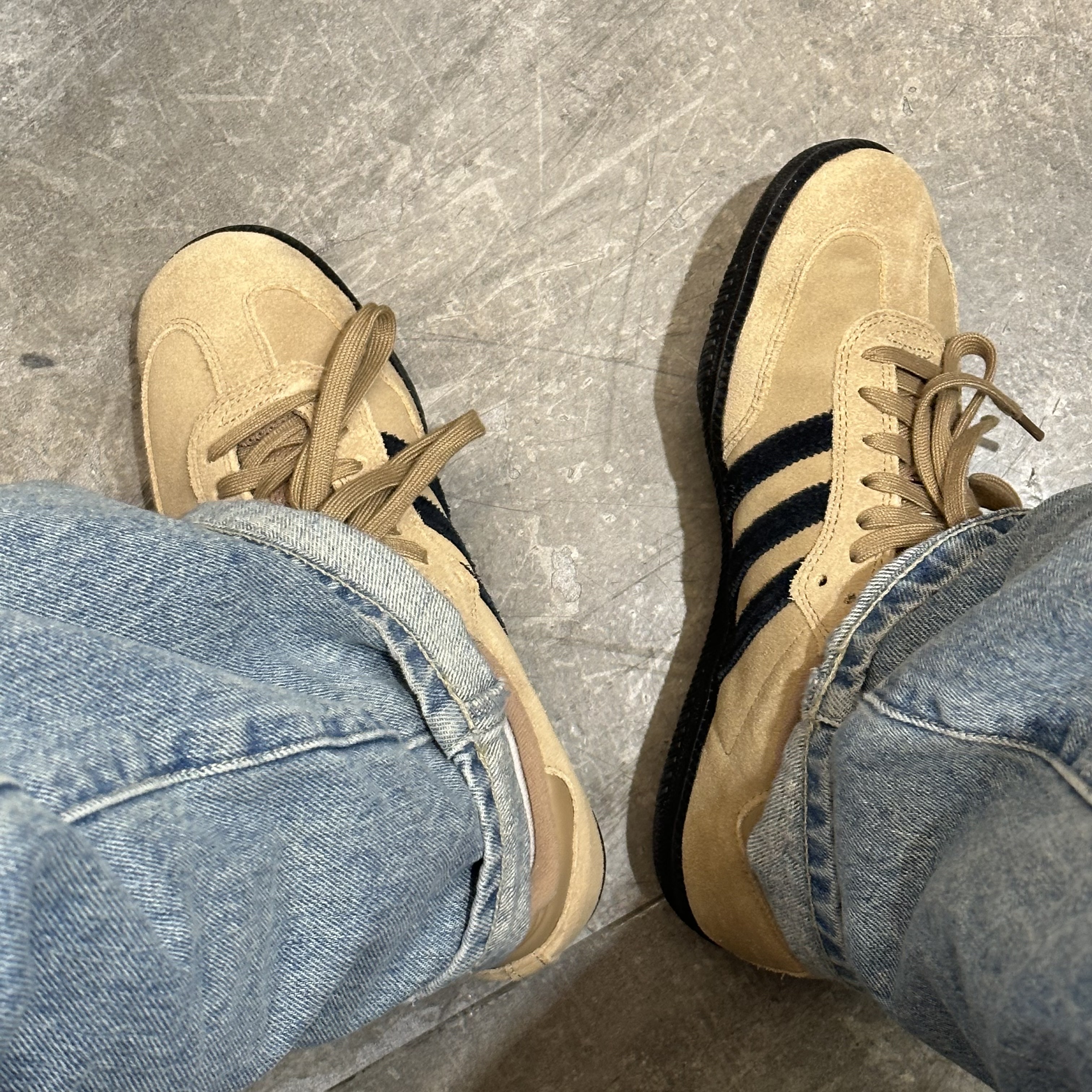 Adidas Samba ADV Cardboard 착용 스타일 - 2