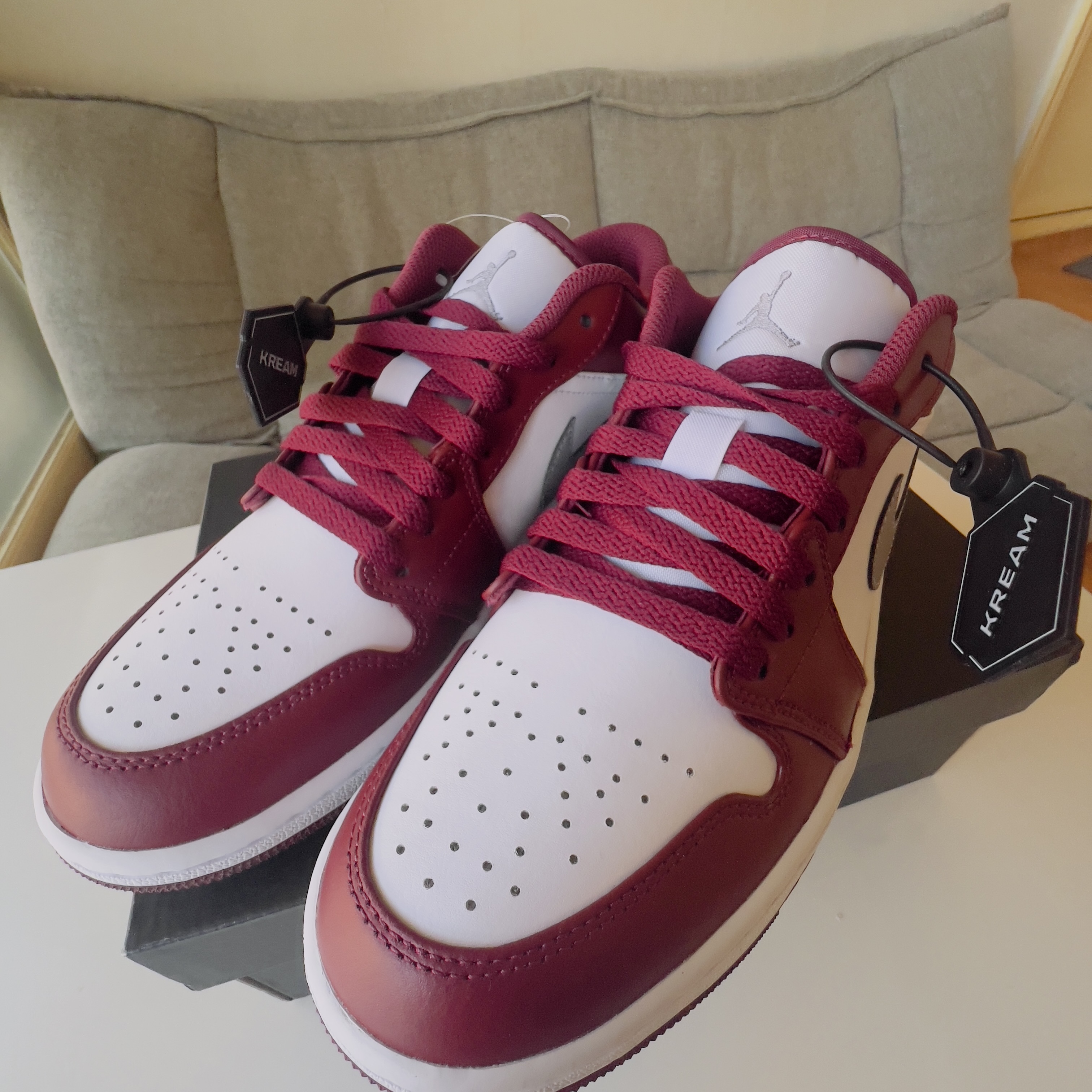 Jordan 1 Low Cherrywood Red 착용 스타일 - 2