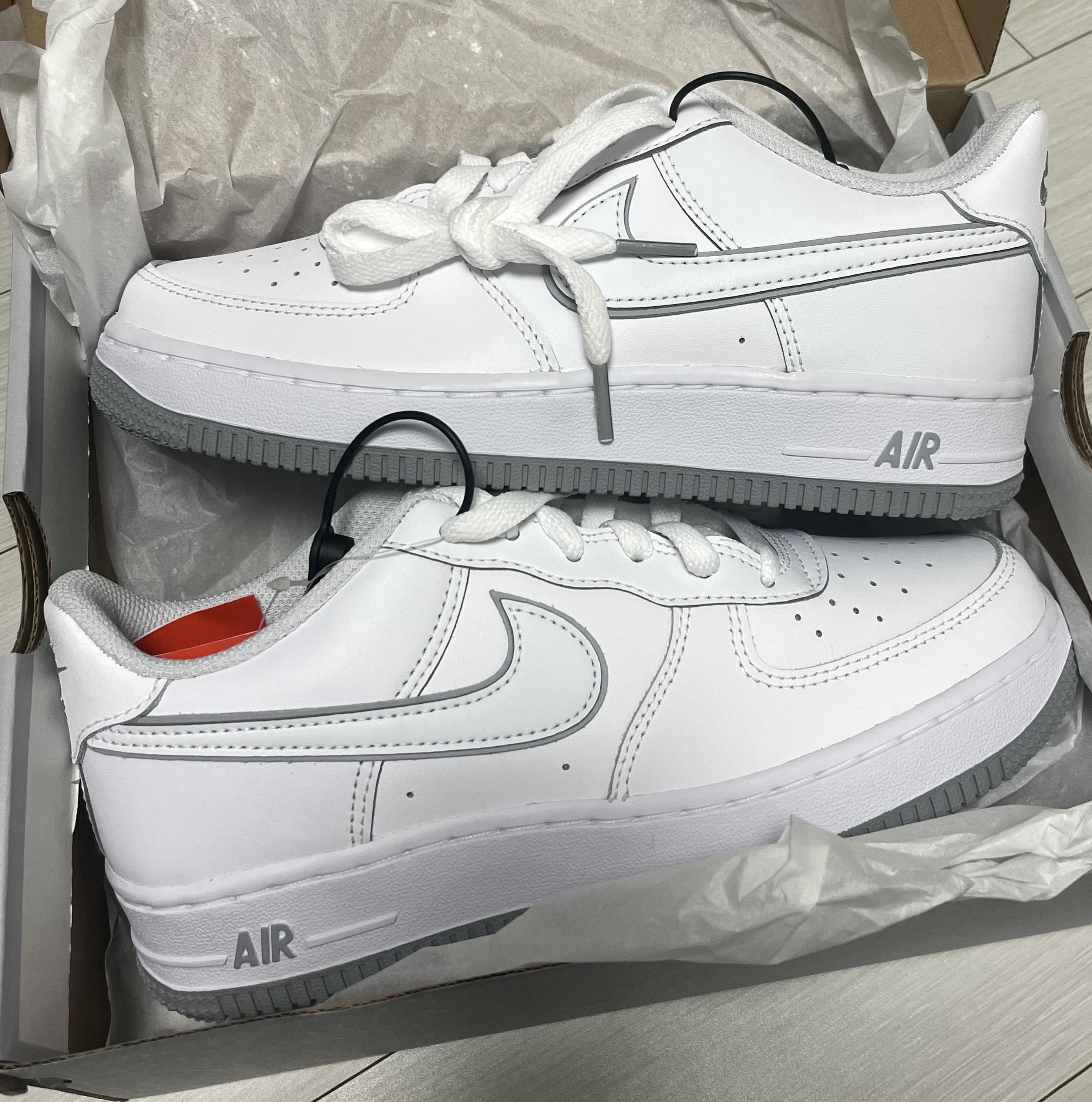 (GS) Nike Air Force 1 White Wolf Grey 착용 스타일