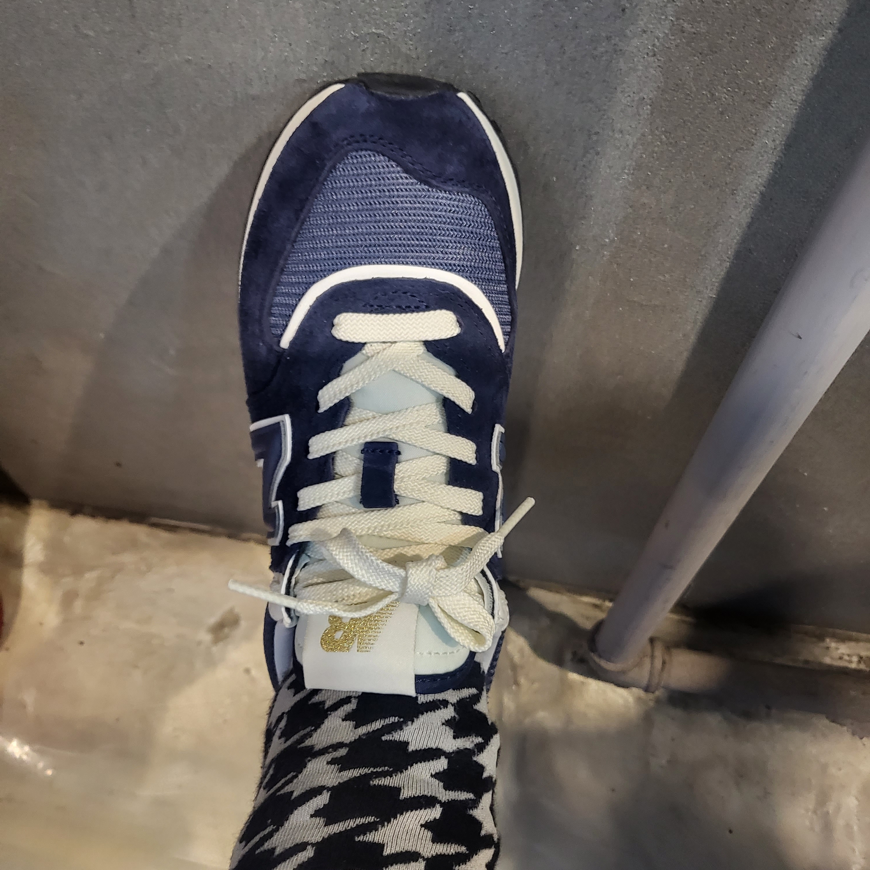 New Balance 574 Legacy Navy 착용 스타일
