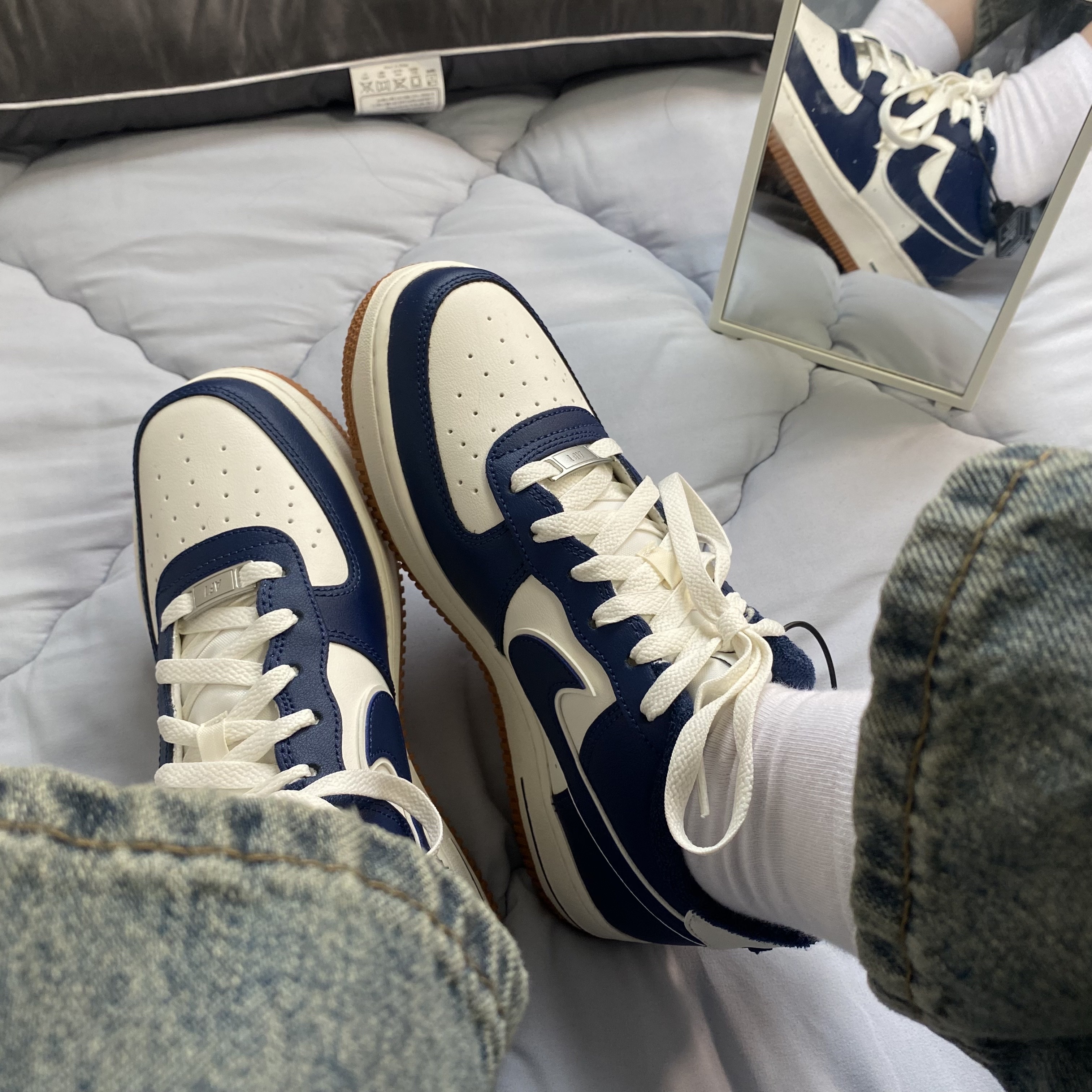 (GS) Nike Air Force 1 LV8 3 Midnight Navy 착용 스타일 - 1