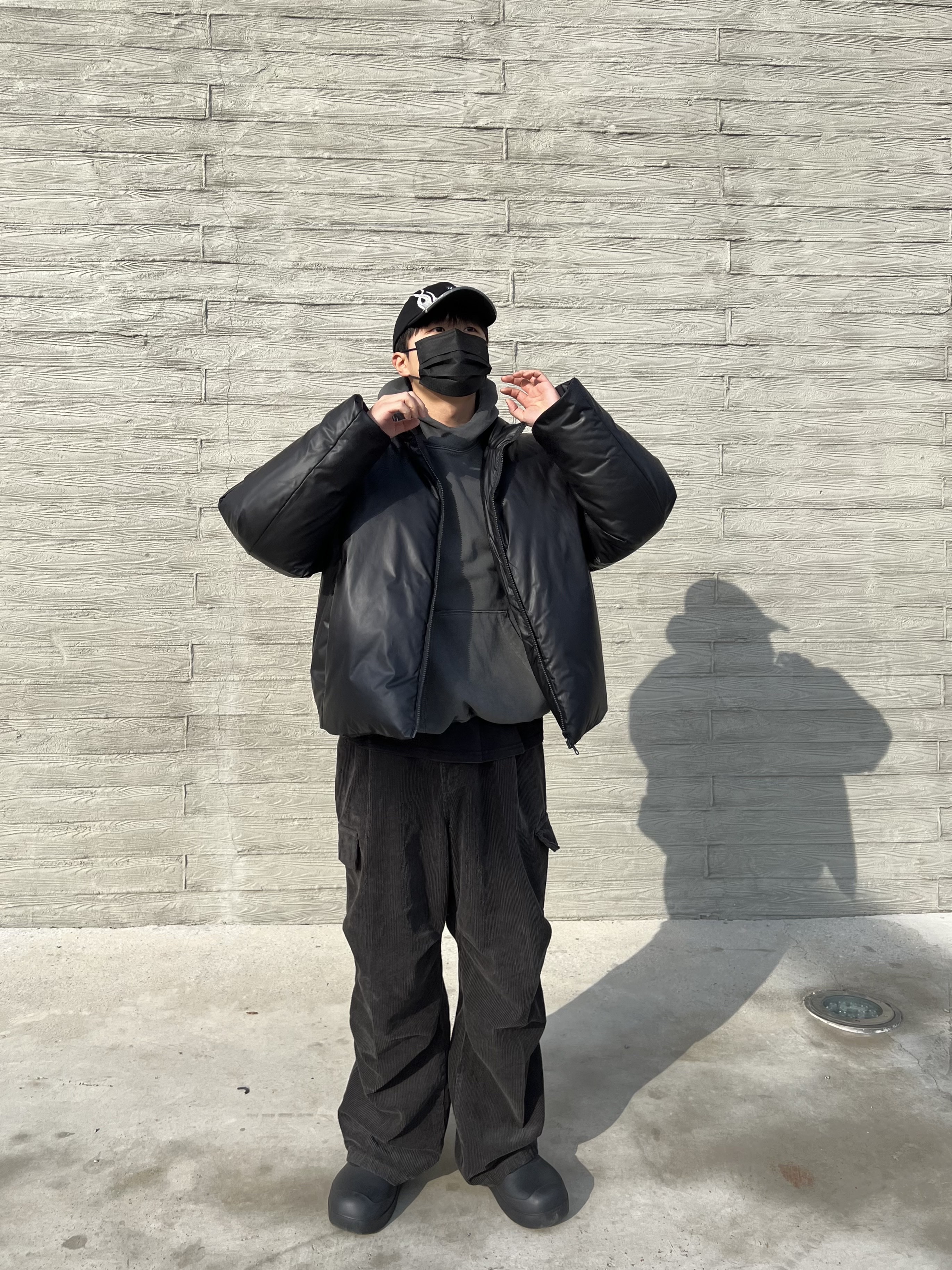 Yeezy Gap Engineered By Balenciaga Flame Cap Black 착용 스타일 - 5