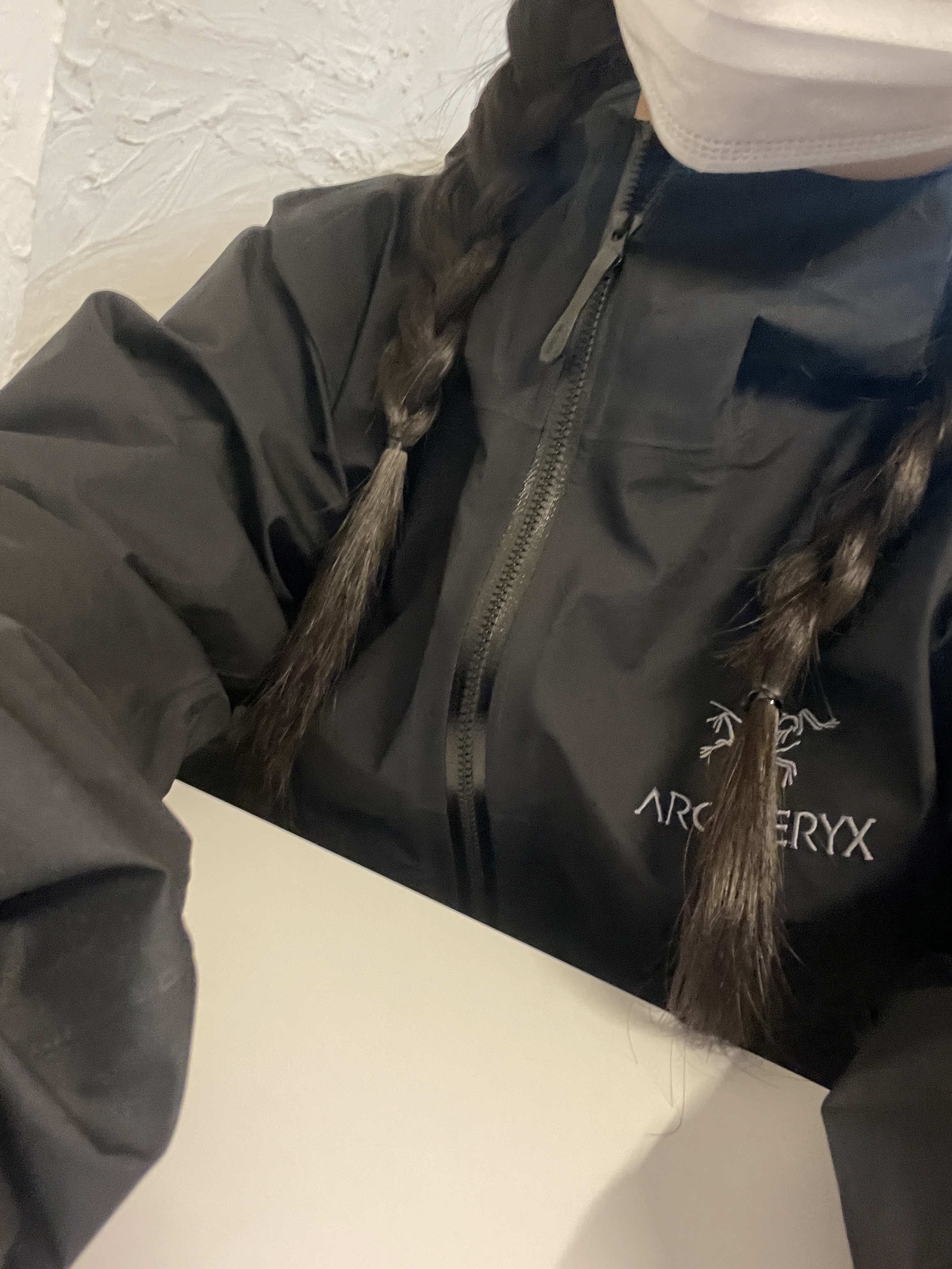 Arc'teryx Beta Jacket Black, Adidas Superstar Core Black White 착용 스타일 - 2