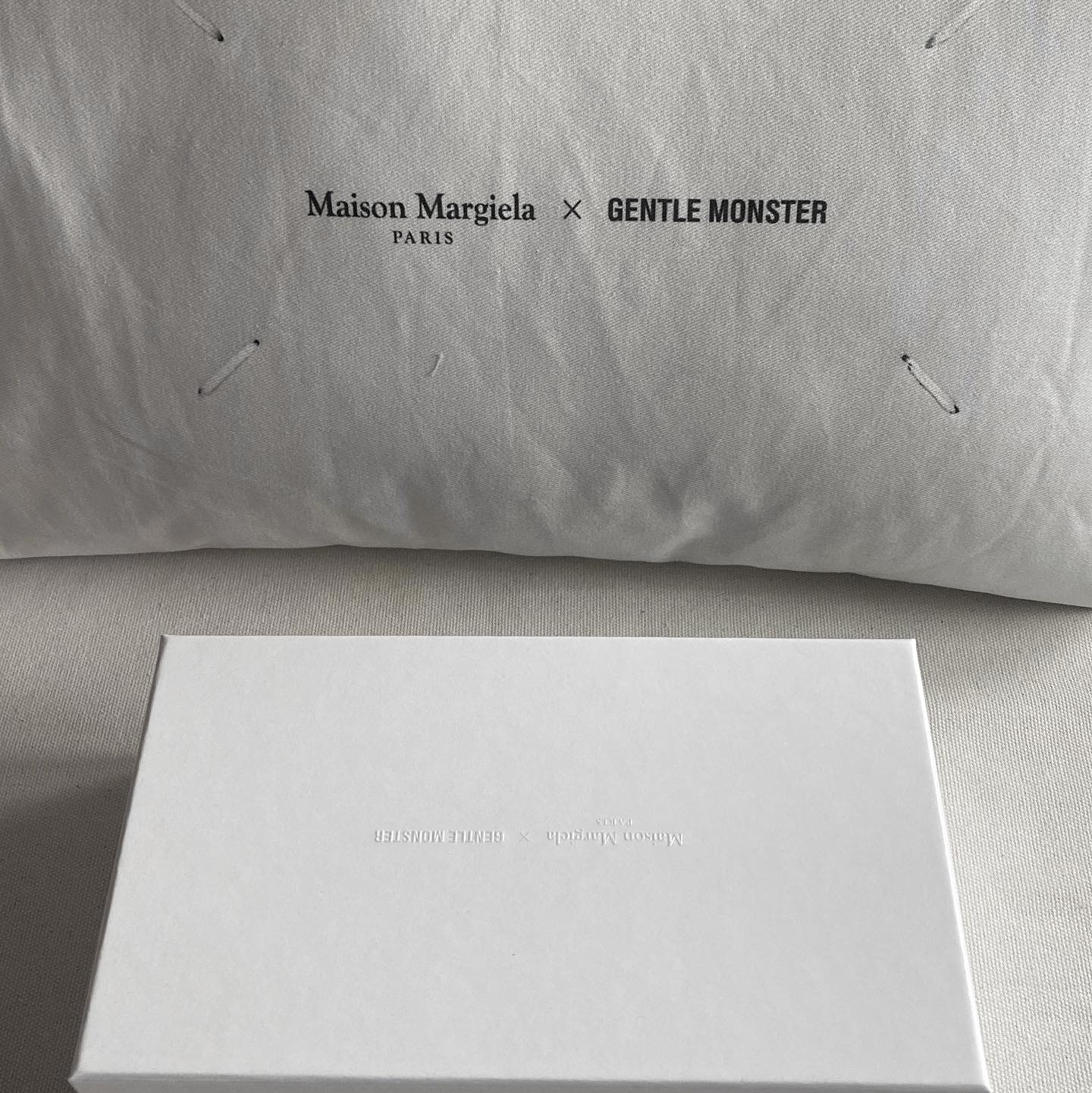 Gentle Monster x Maison Margiela MM005 Black Black 착용 스타일 - 2