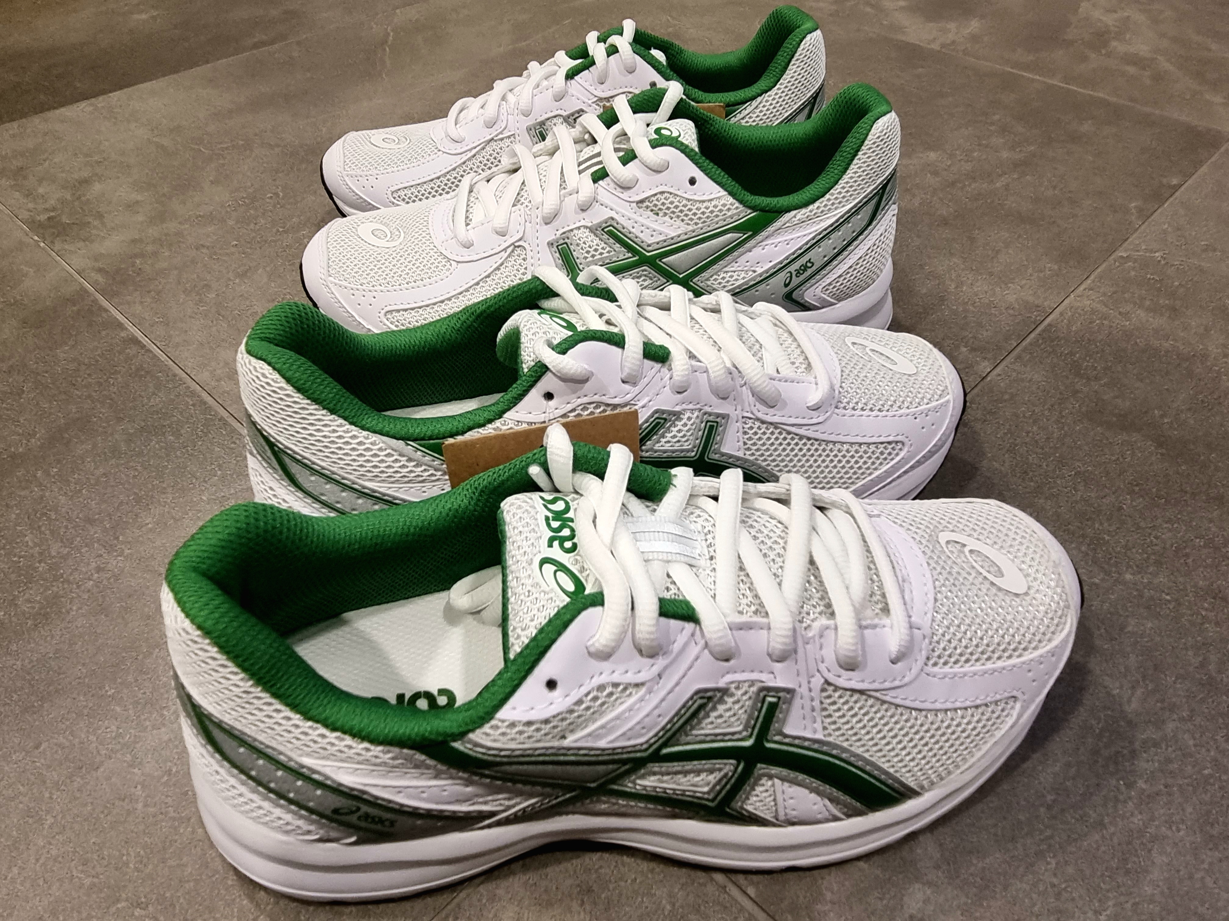 Asics Jog 100 S White Green - 2E Wide 착용 스타일 - 5