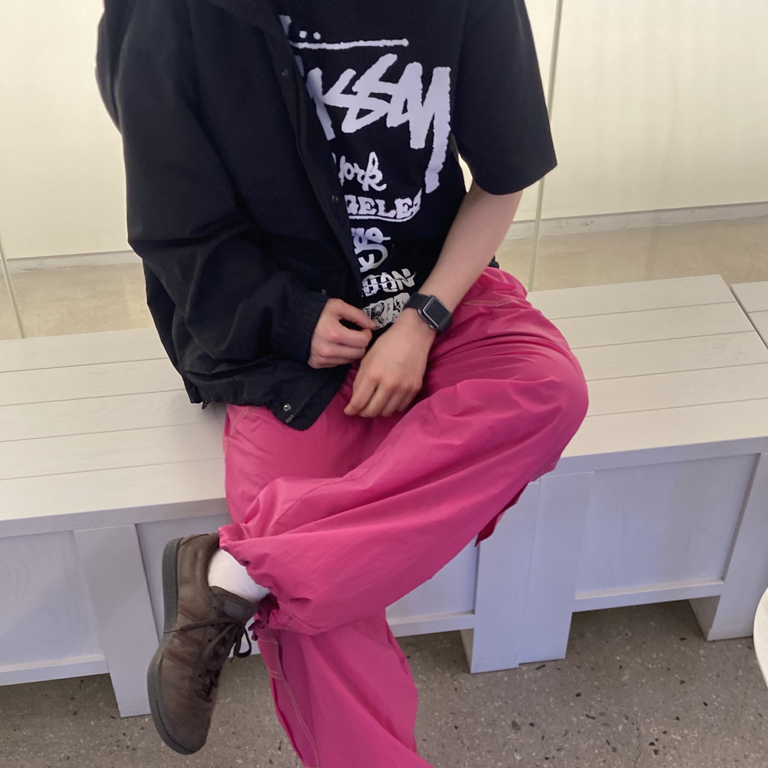 Stussy Tour T-Shirt Black 착용 스타일