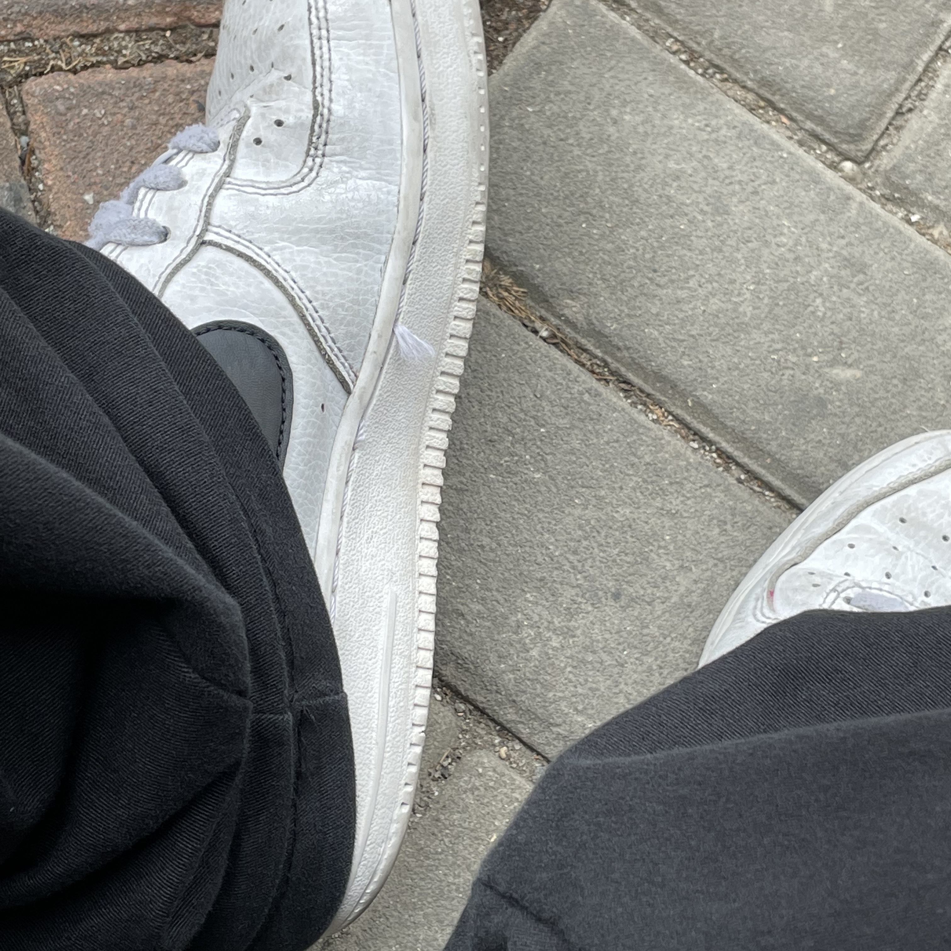 Nike Air Force 1 '07 White Black 착용 스타일