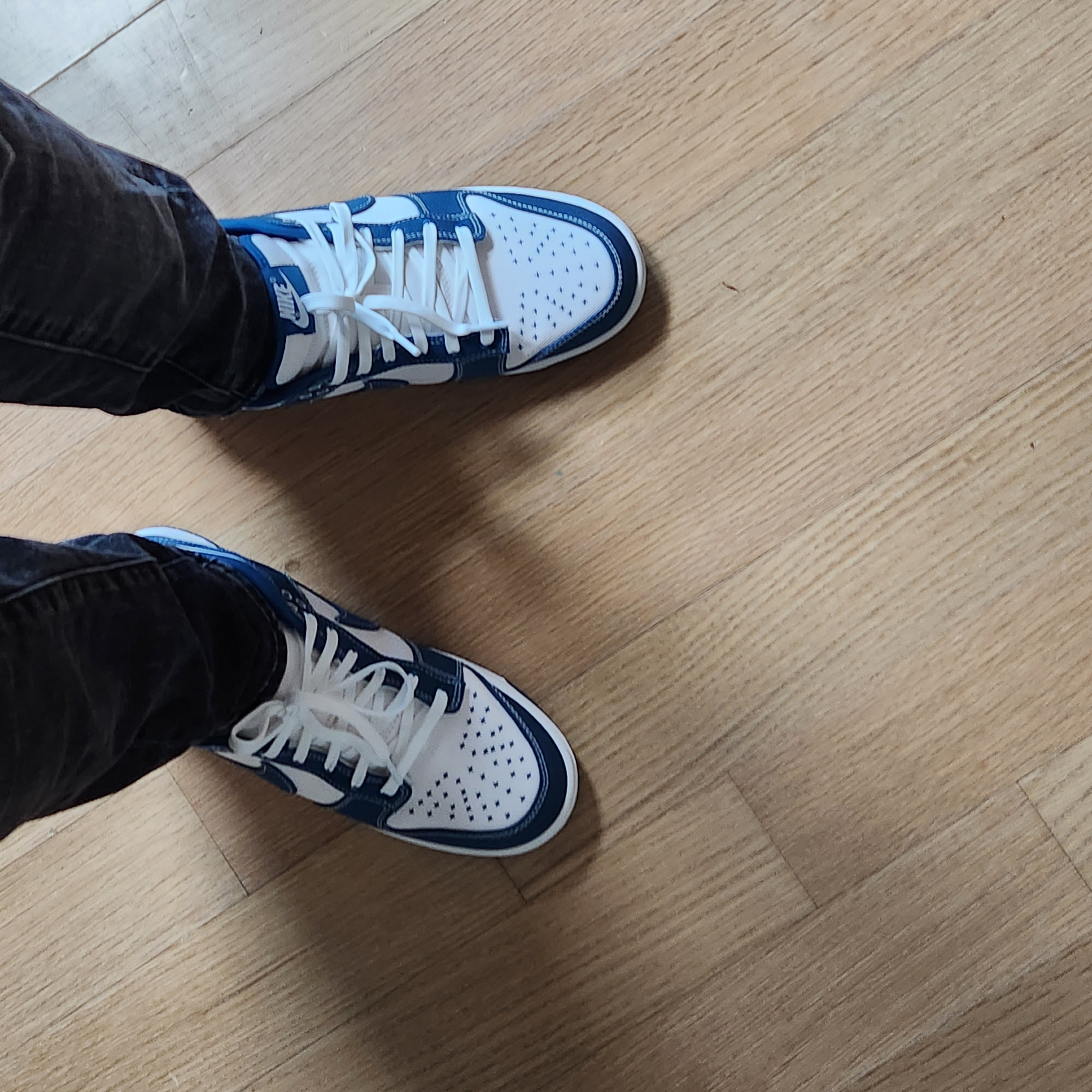 Nike Dunk Low Retro SE Industrial Blue 착용 스타일