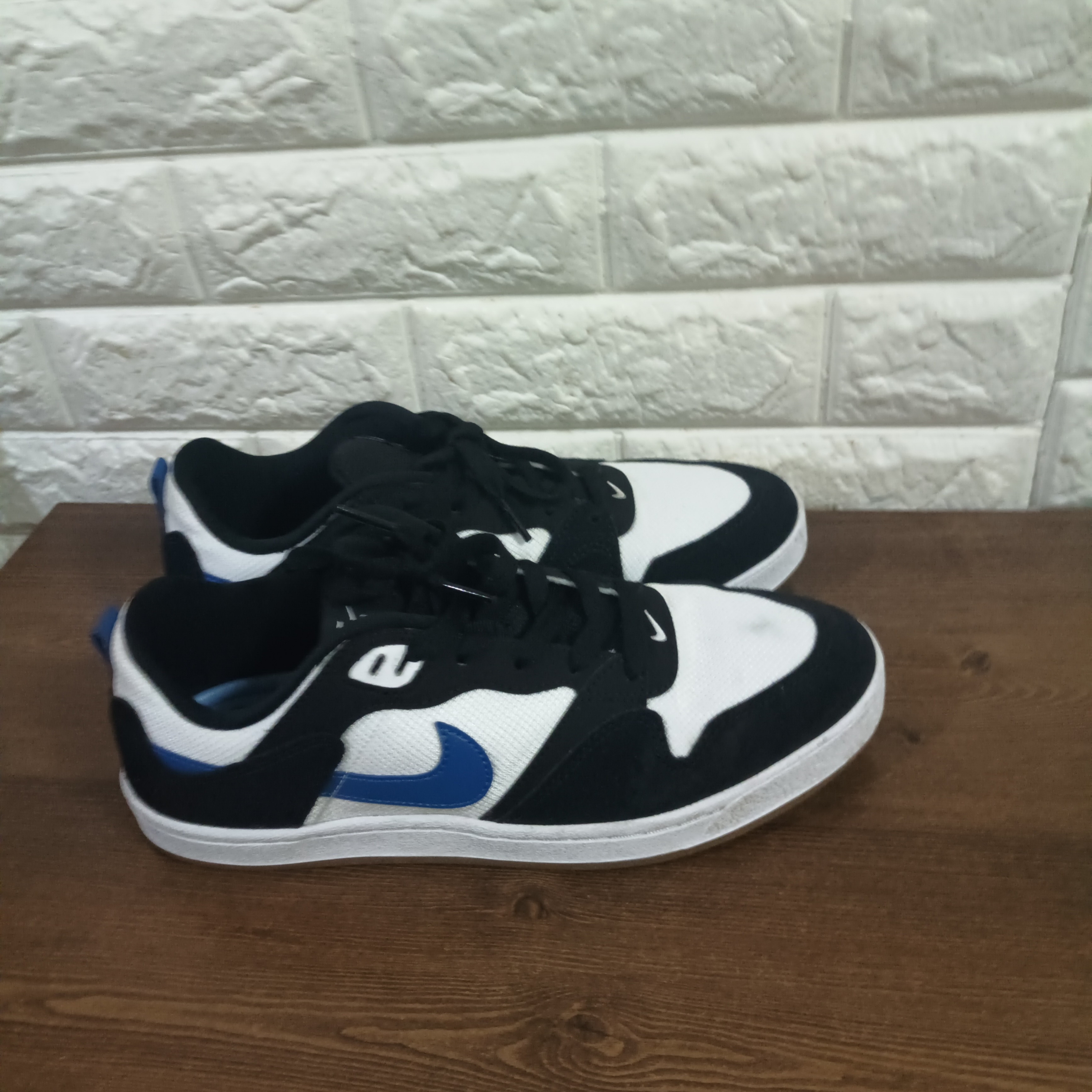 Nike SB Alleyoop White Team Royal 착용 스타일