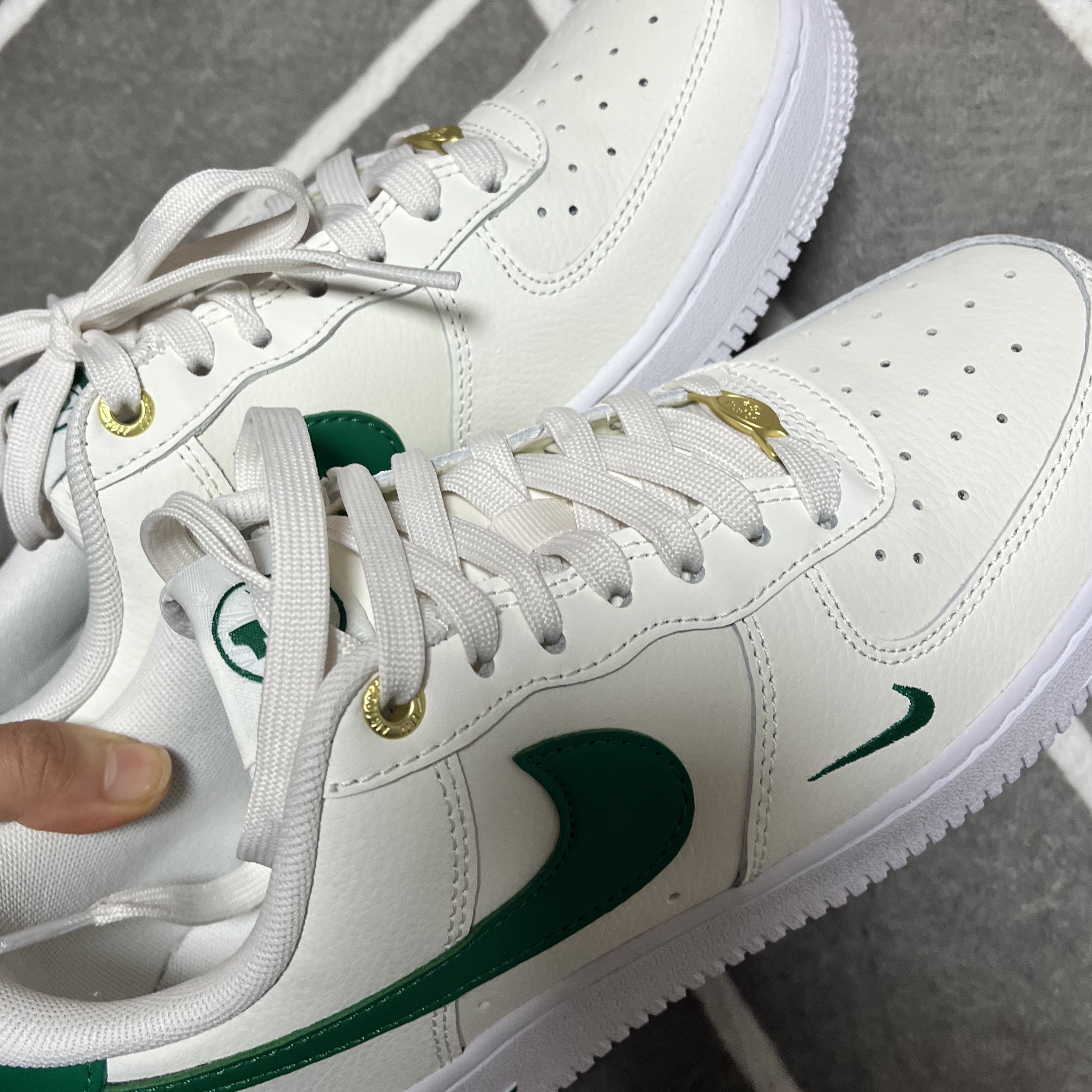 (W) Nike Air Force 1 '07 SE 40th Anniversary Join Forces Sail Malachite 착용 스타일 - 1
