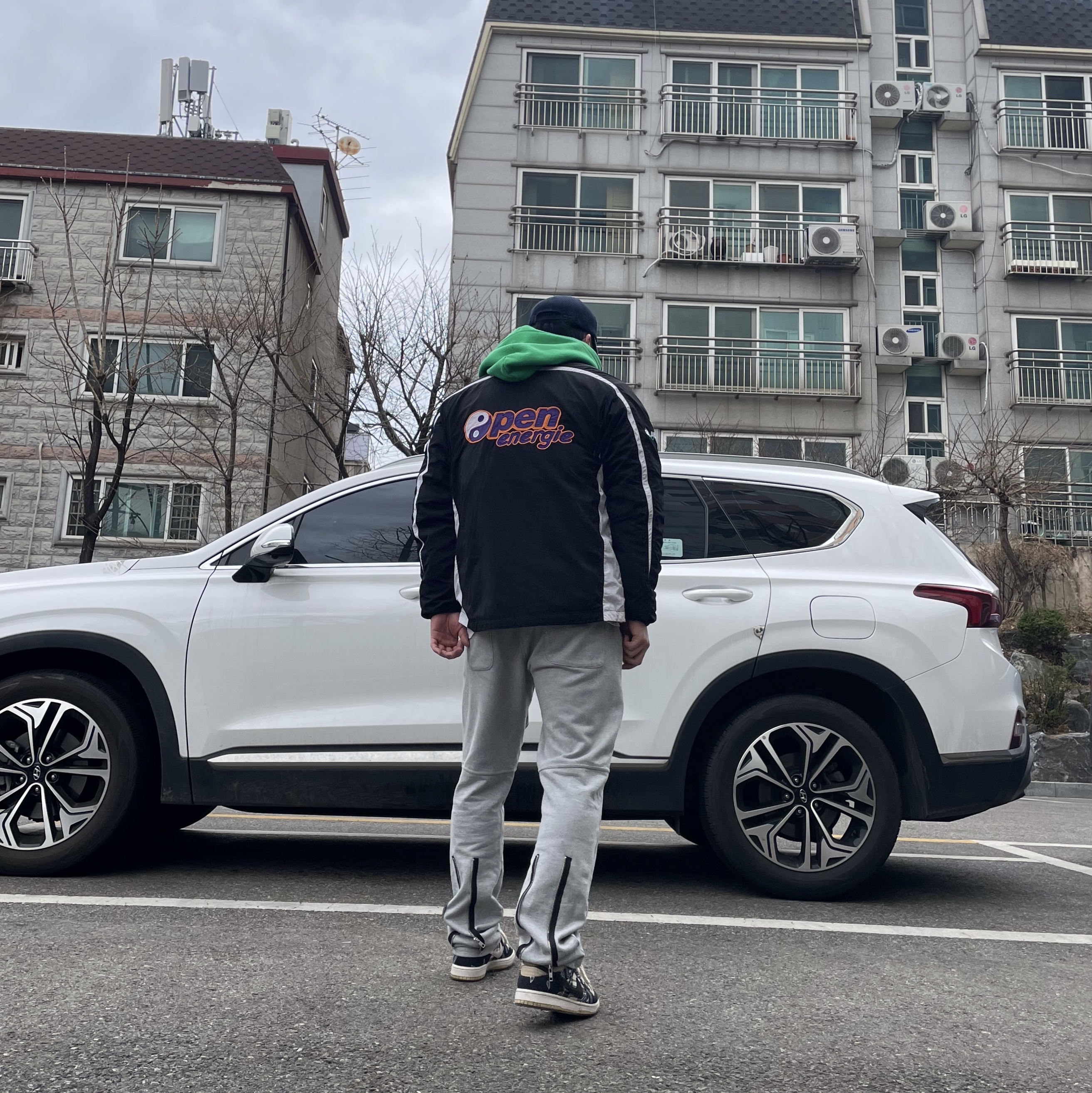 Nike x Travis Scott SB Dunk Low, Palace Europa Jacket Black - 20FW 착용 스타일 - 4