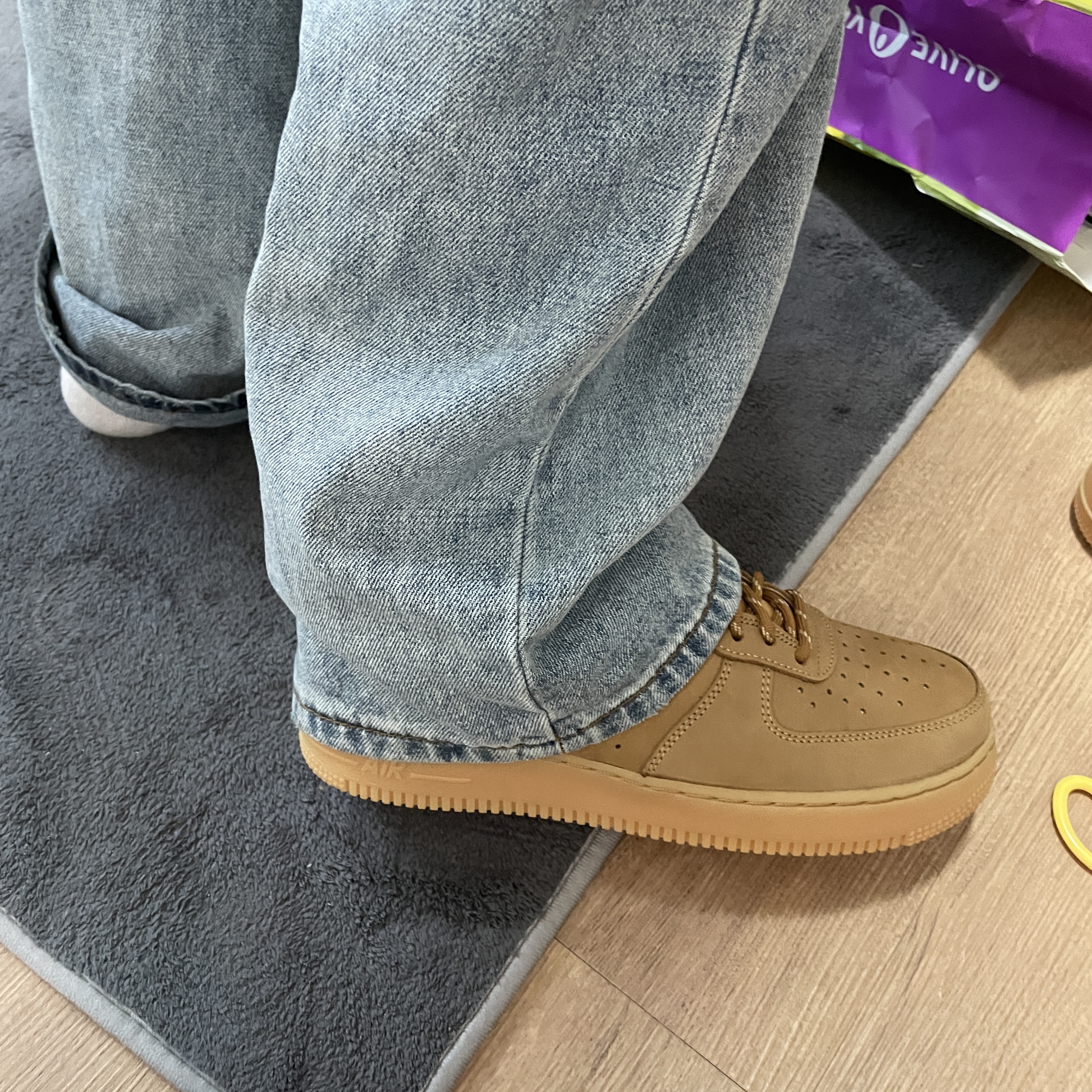 Nike Air Force 1 '07 WB Flax 착용 스타일 - 2