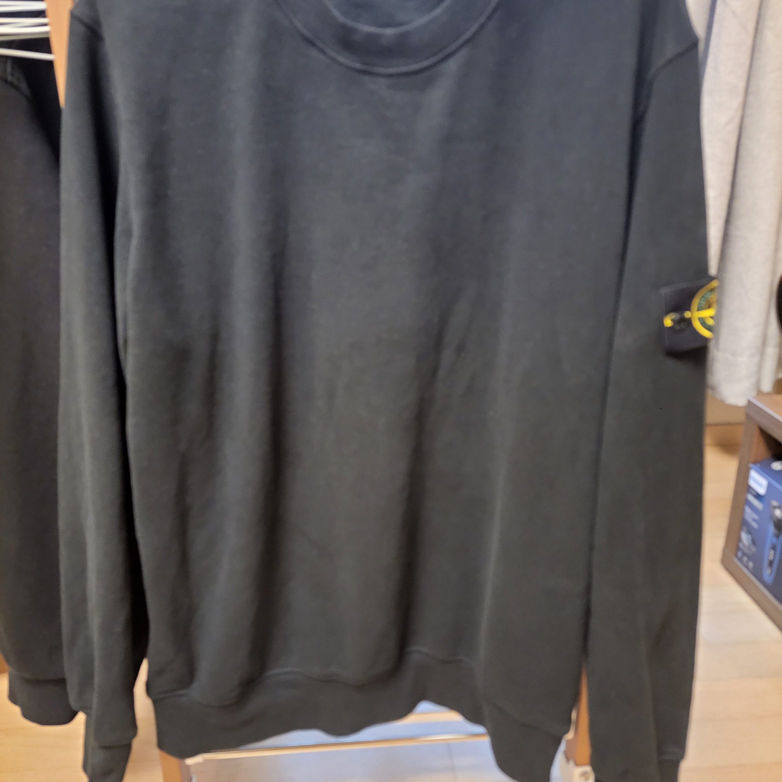 Stone Island 63020 Crewneck Sweatshirt Black - 22FW 착용 스타일