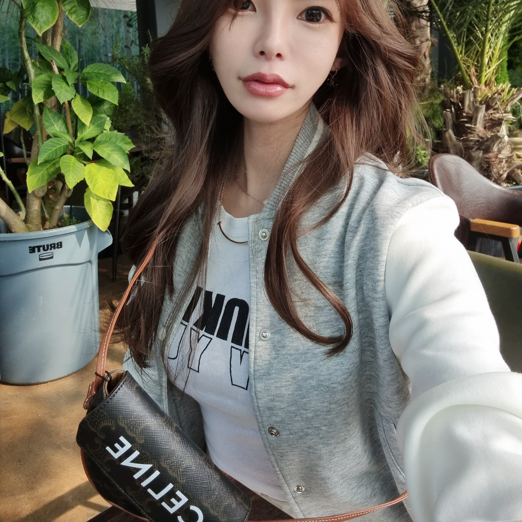 Celine Mini Triangle in Triomphe Canvas with Celine Print Tan 착용 스타일 - 3