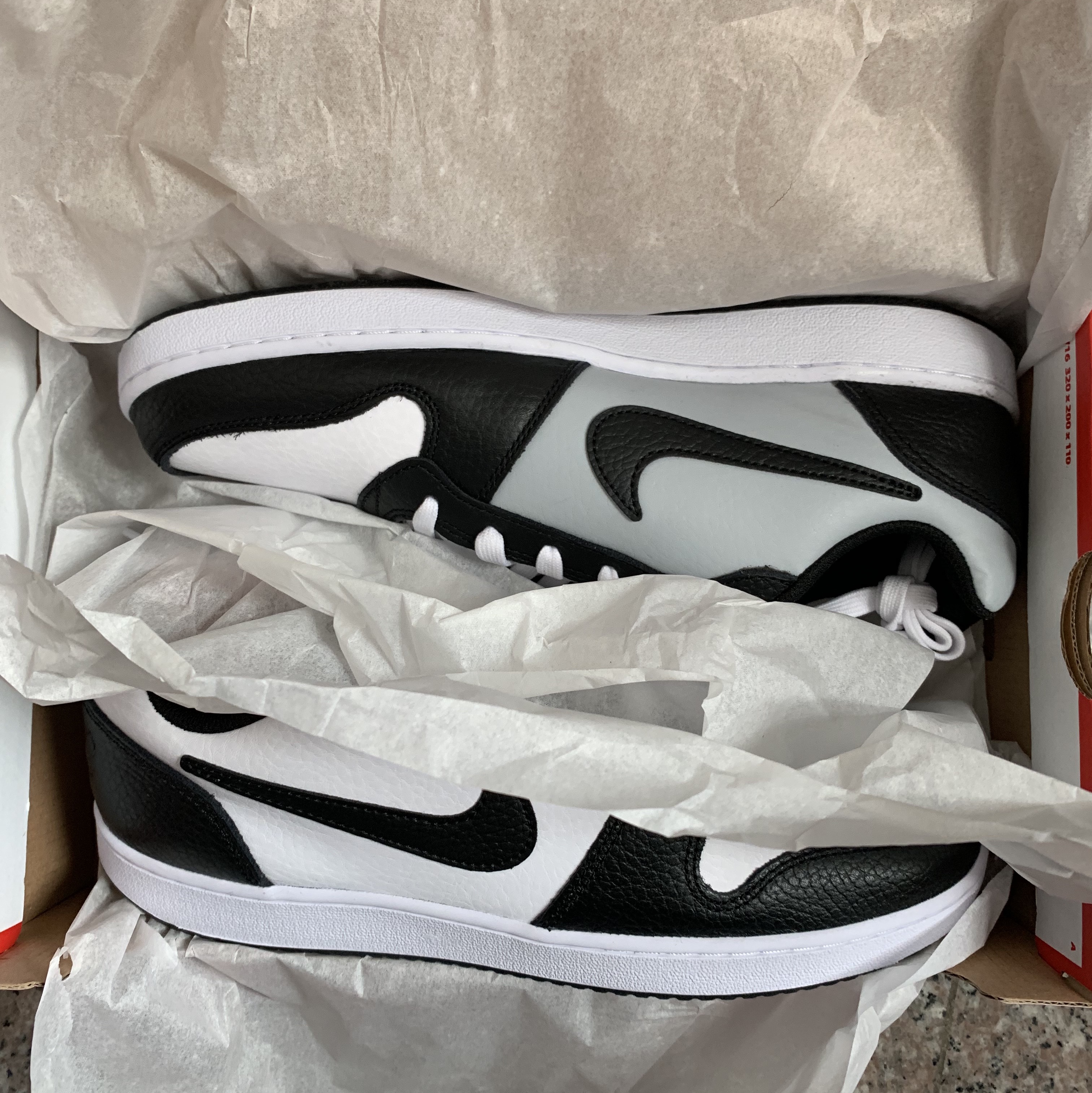 Nike Ebernon Low Premium White Black 착용 스타일 - 1