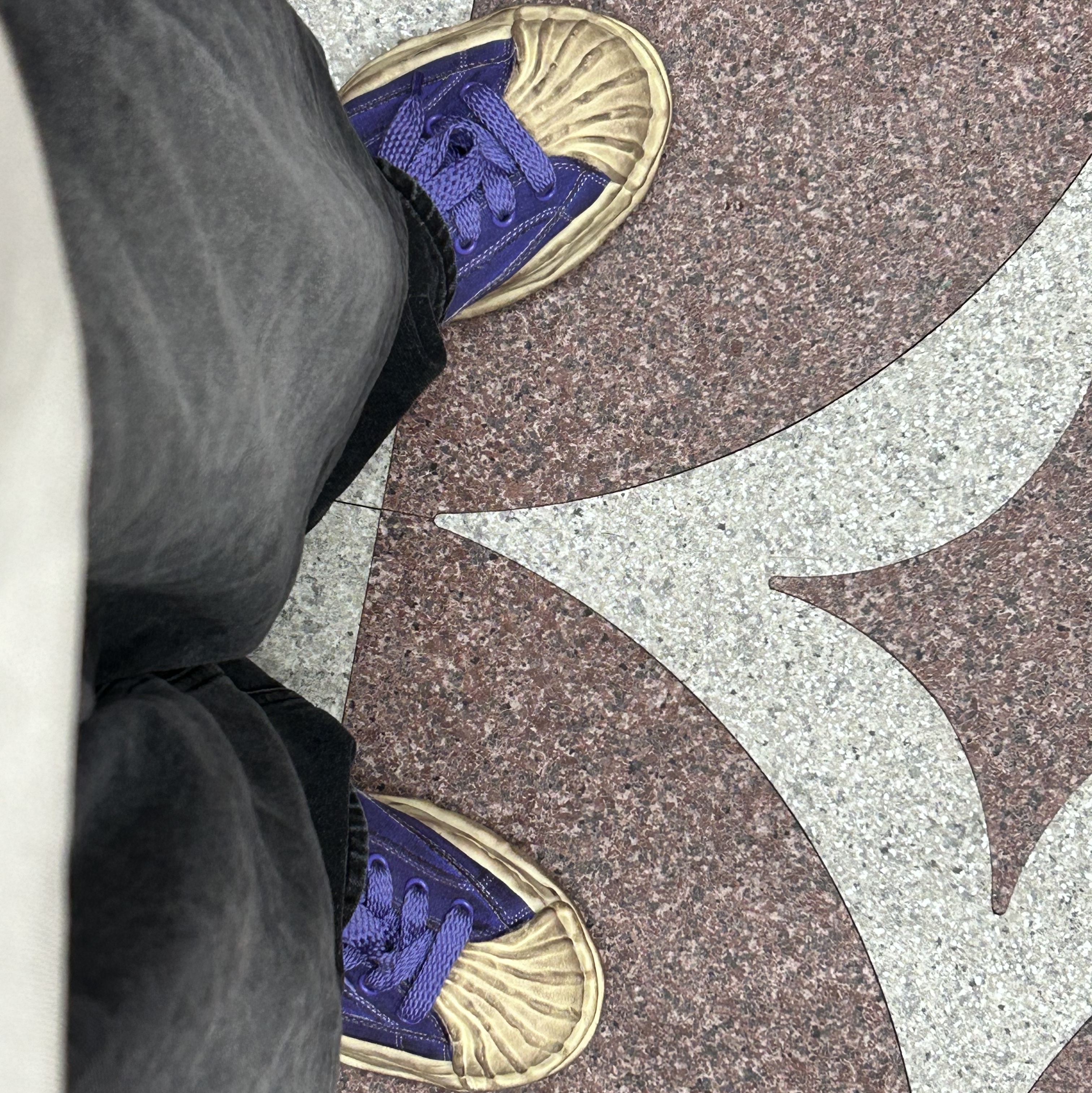 Maison Mihara Yasuhiro Blakey OG Sole Distressed Canvas Low-top Sneakers Purple 착용 스타일
