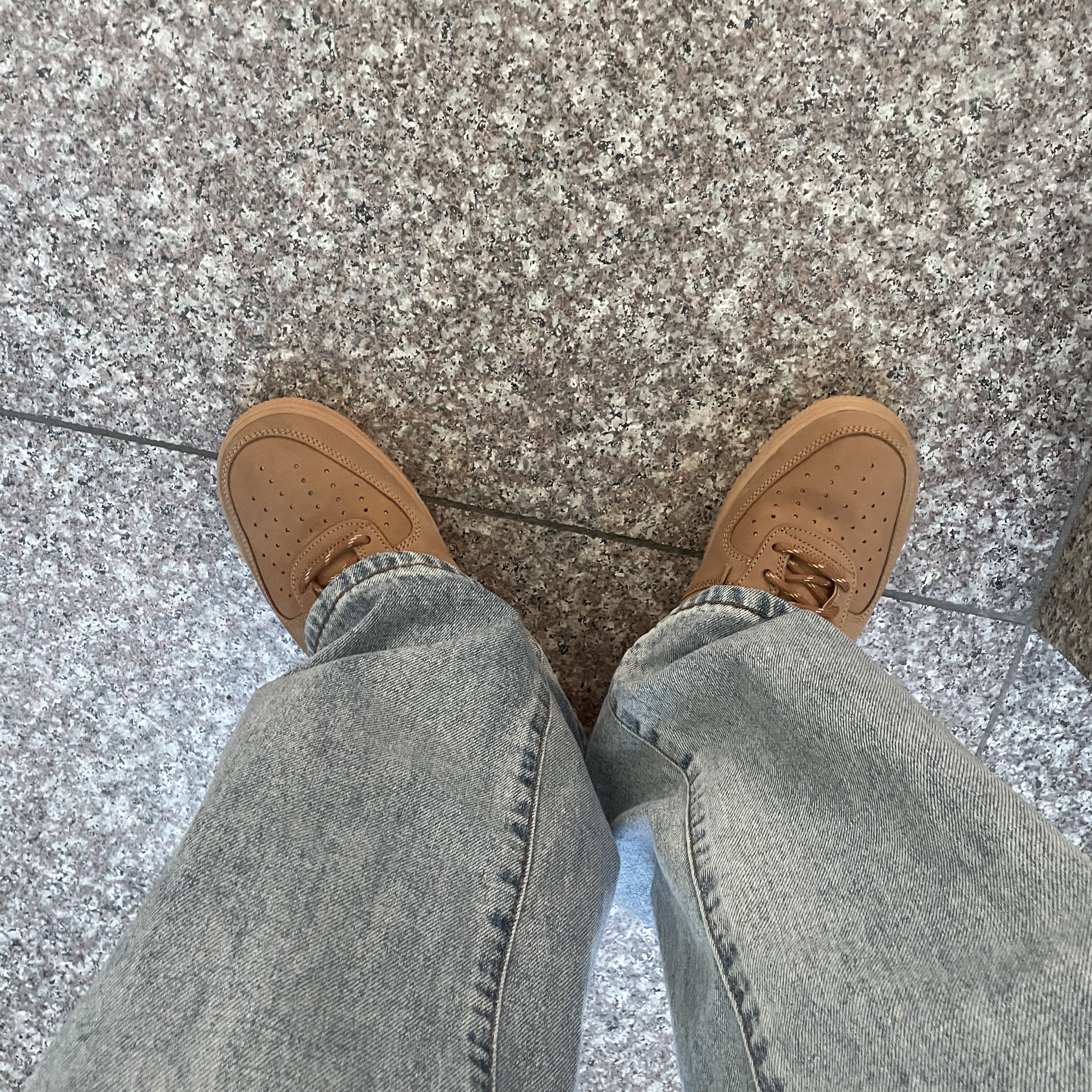 Nike Air Force 1 '07 WB Flax 착용 스타일 - 3
