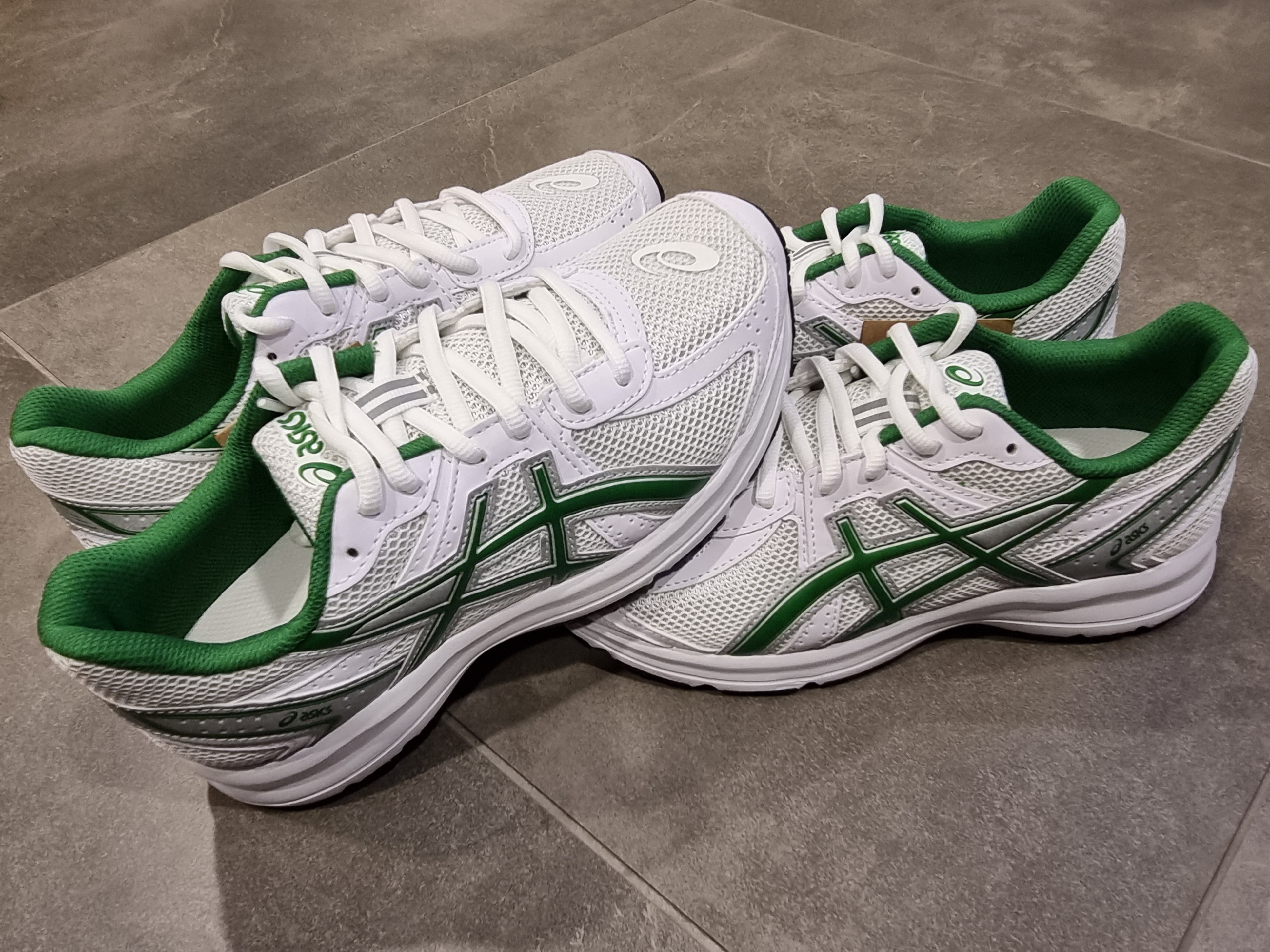 Asics Jog 100 S White Green - 2E Wide 착용 스타일 - 2