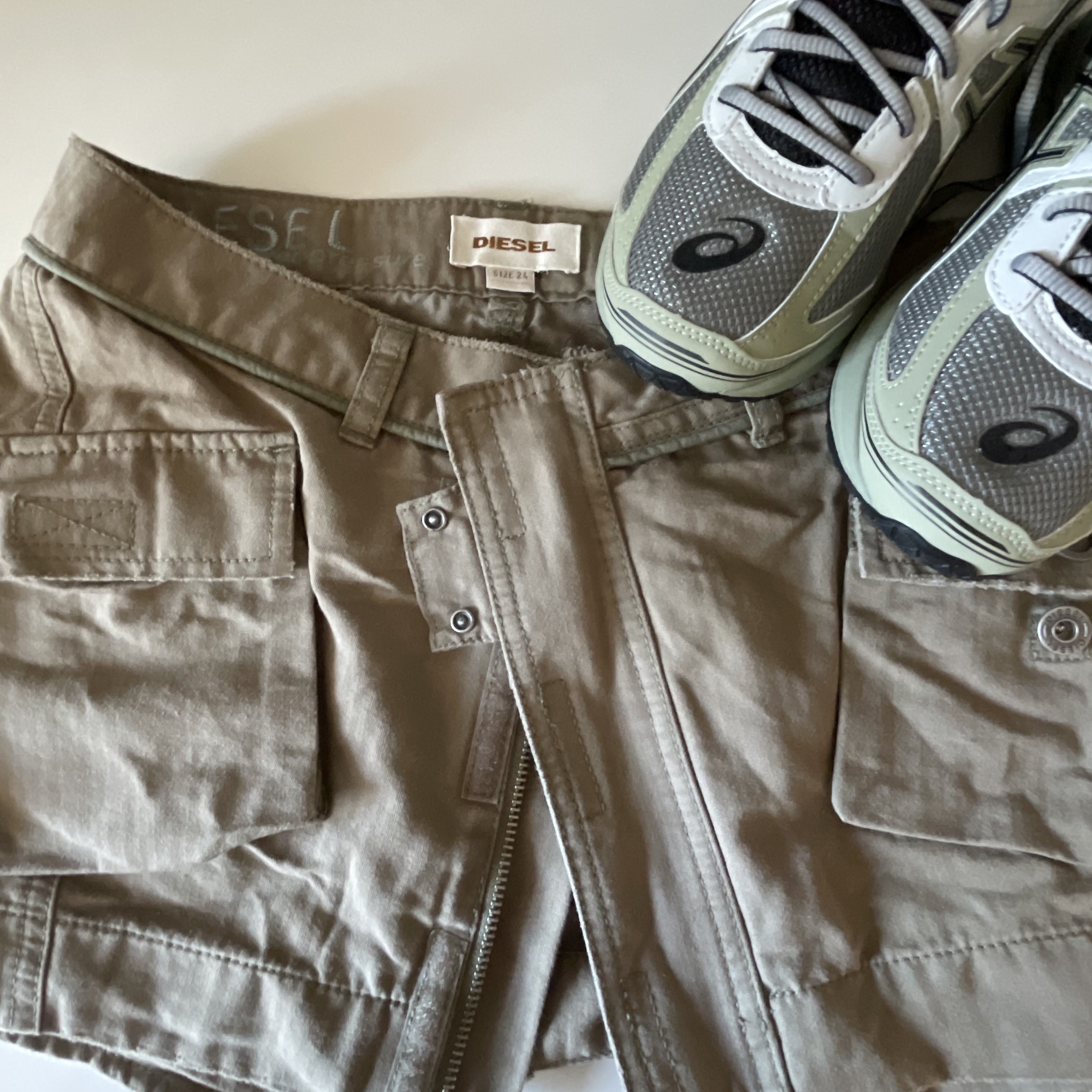 Asics Jog 100 S Sheet Rock - 2E Wide 착용 스타일