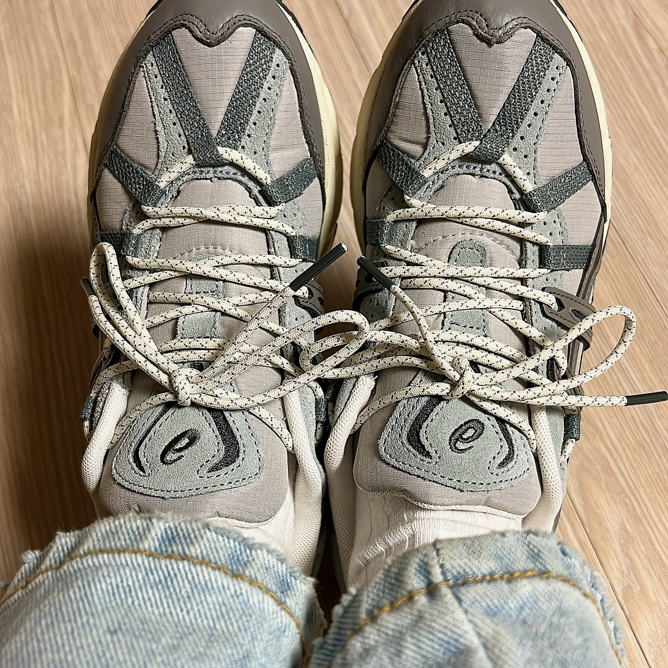 Asics Gel-Sonoma 15-50 Oyster Grey Clay Grey 착용 스타일
