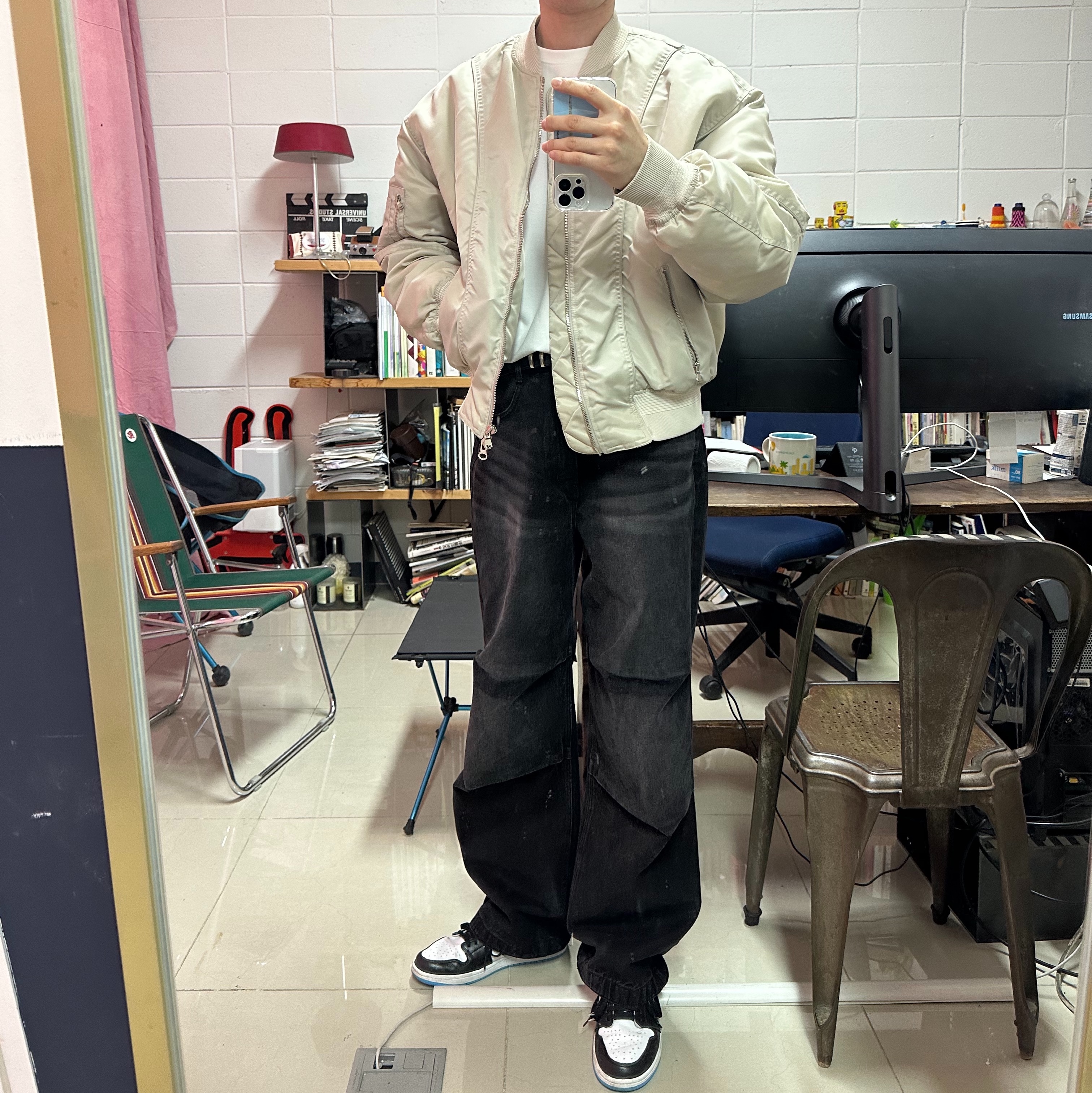 Jordan 1 Retro Low OG Black and Dark Powder Blue 착용 스타일