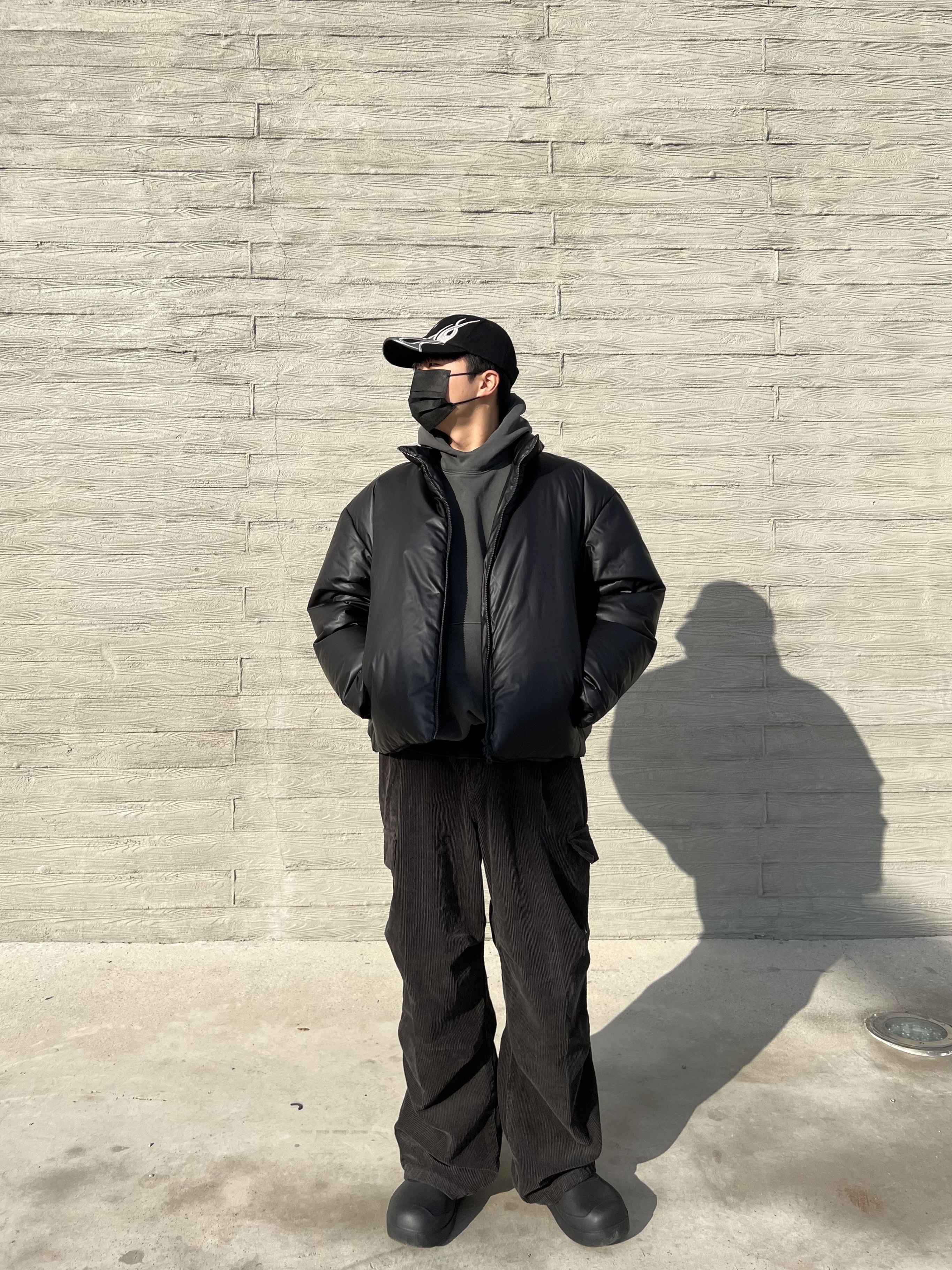 Yeezy Gap Engineered By Balenciaga Flame Cap Black 착용 스타일 - 2