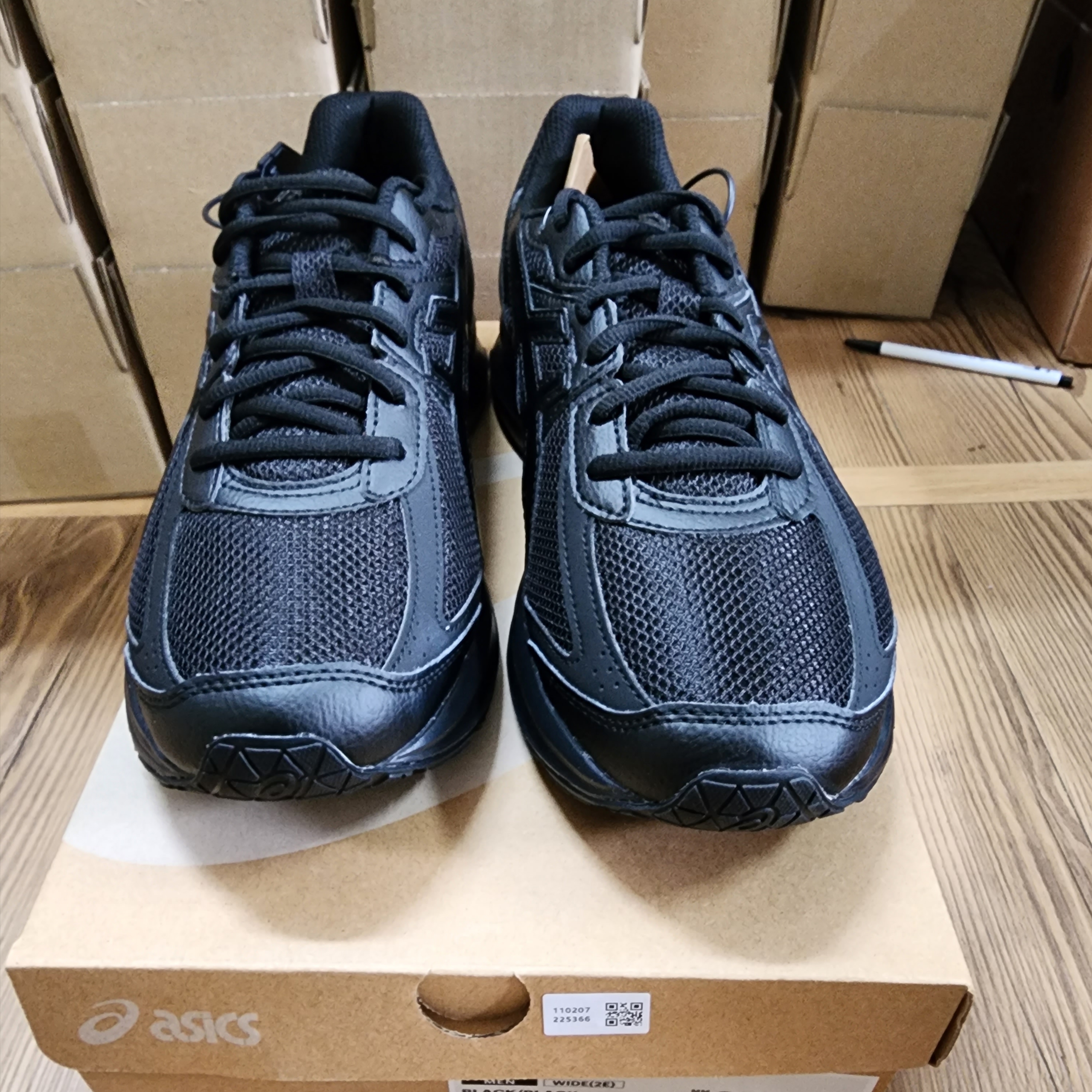 Asics Jog 100 S Black - 2E Wide 착용 스타일