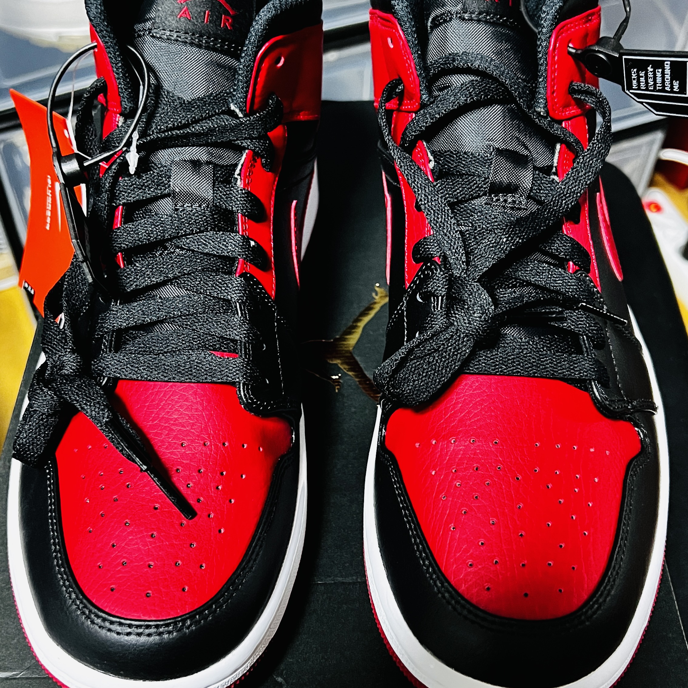 Jordan 1 Mid Bred Banned 2020 착용 스타일 - 1