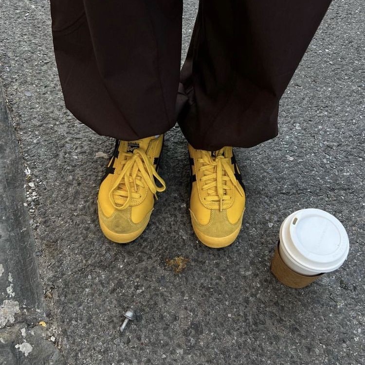 Onitsuka Tiger Mexico 66 Yellow Black 착용 스타일 - 2