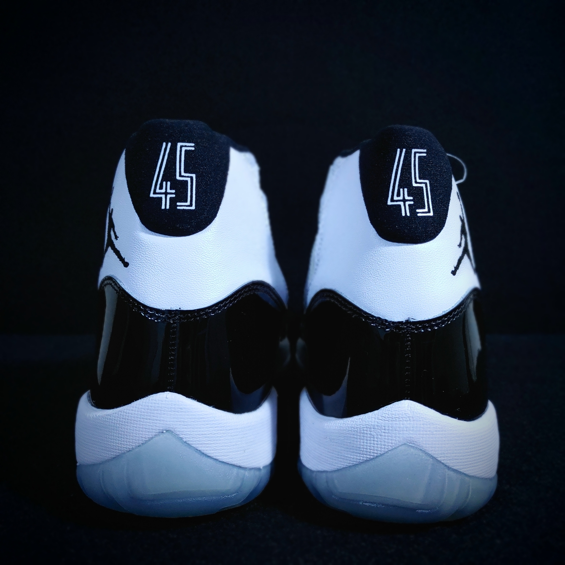 Jordan 11 Retro Concord 2018 착용 스타일 - 3