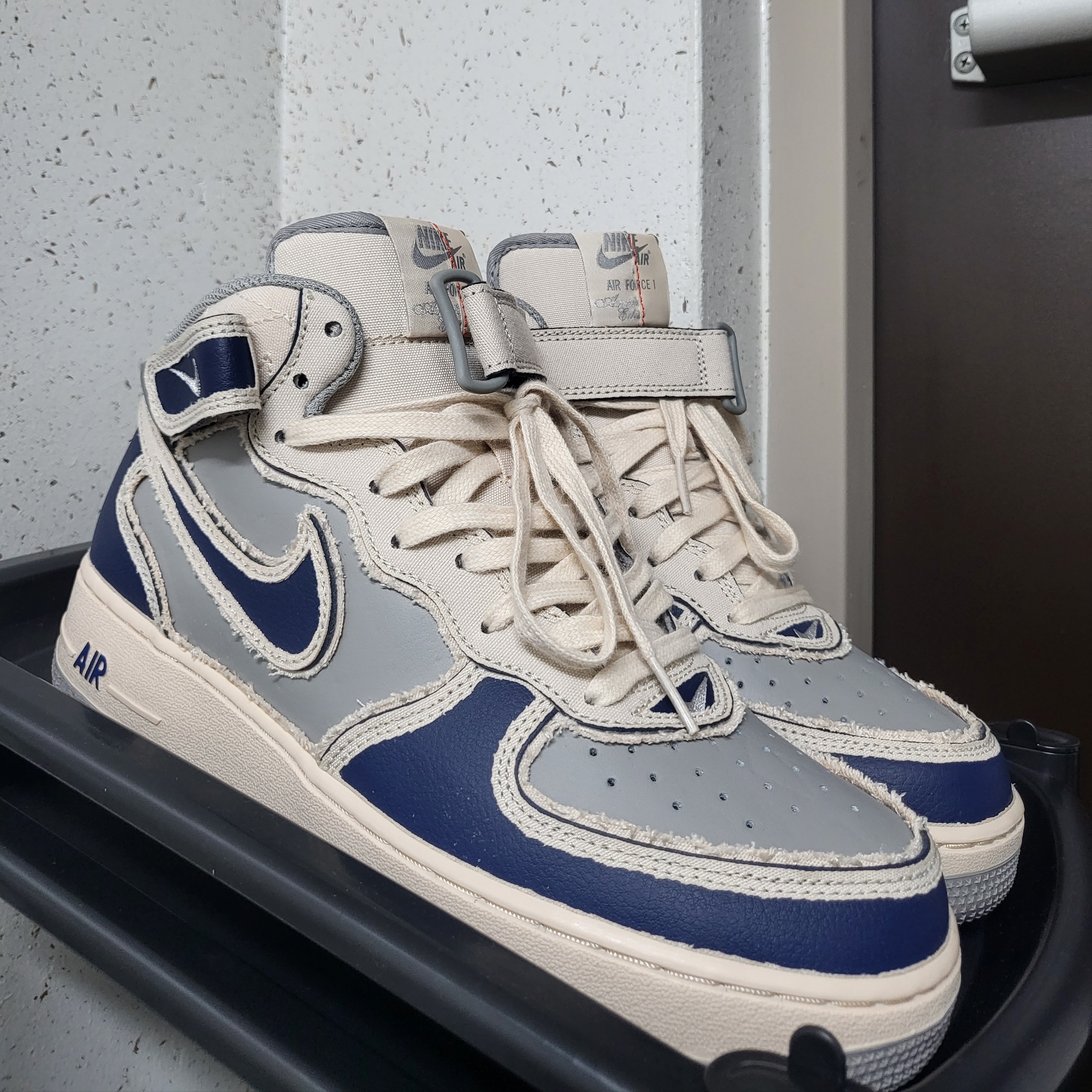 Nike Air Force 1 Mid '07 Pearl White 착용 스타일 - 1
