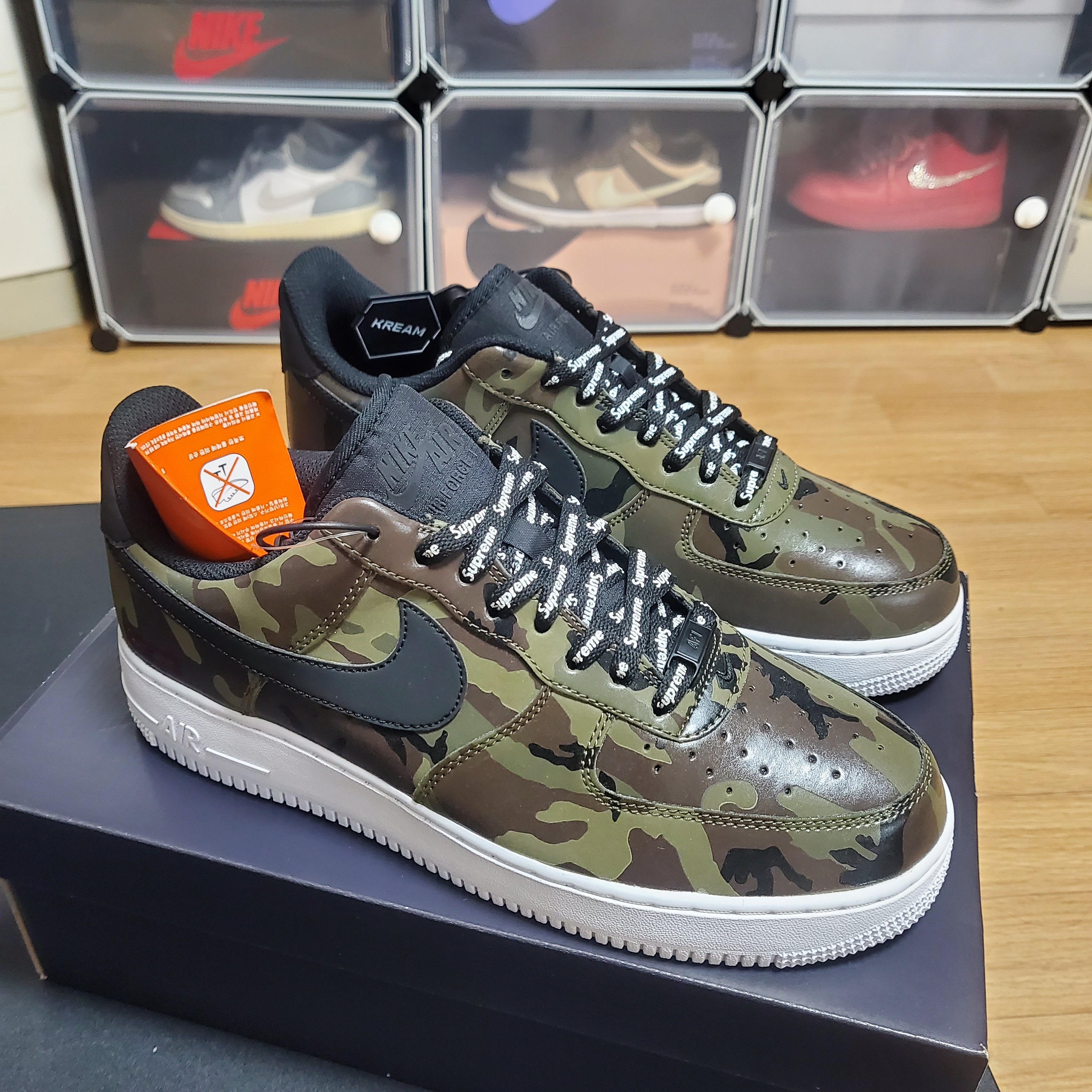 Nike Air Force 1 '07 LV8 Camo Olive 착용 스타일